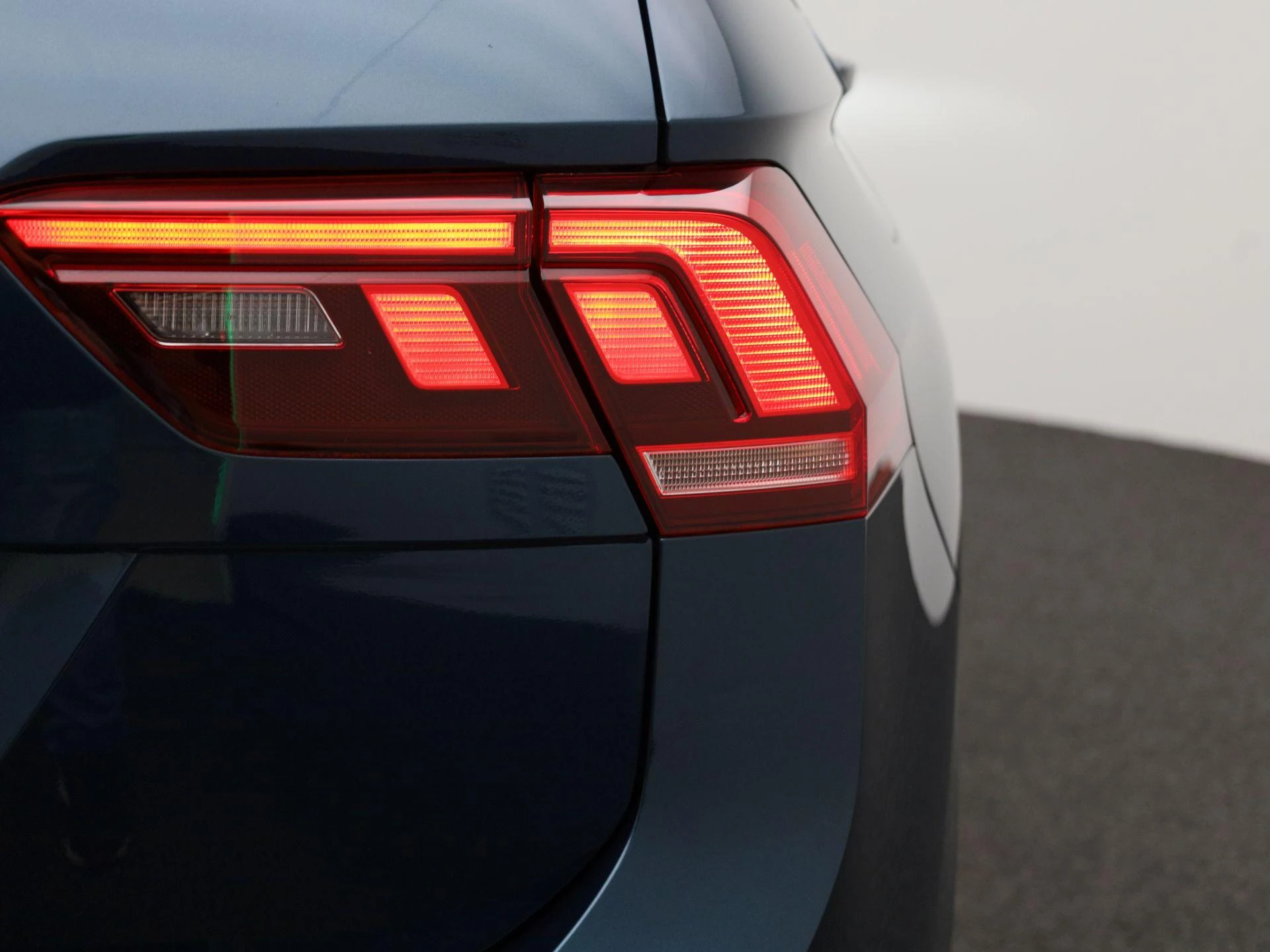 Volkswagen-Tiguan-image-36