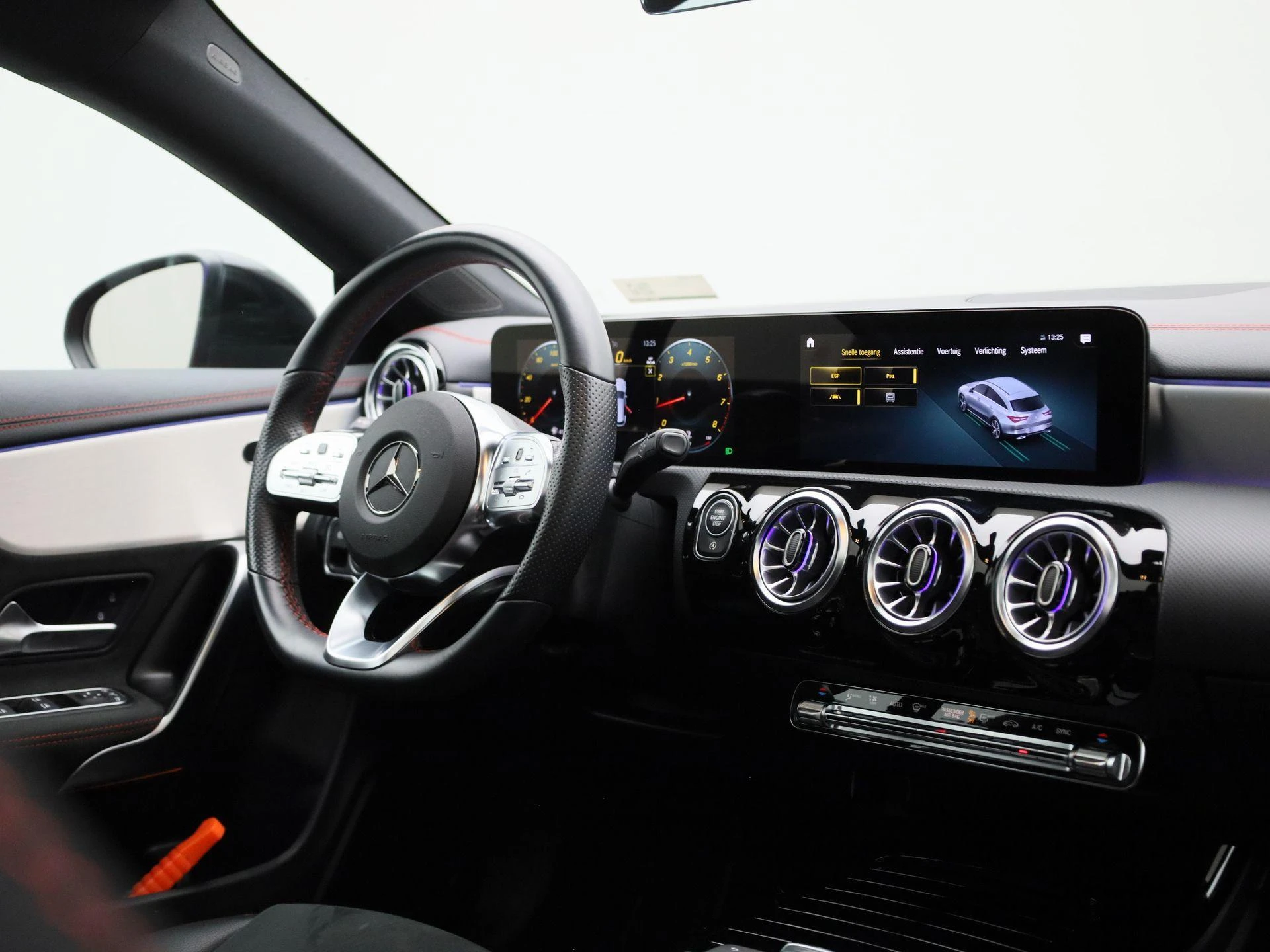 Mercedes-Benz-CLA-image-35