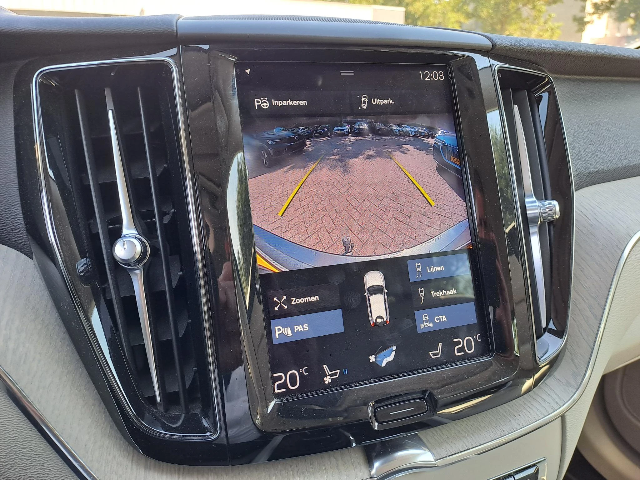 Volvo-XC60-image-17