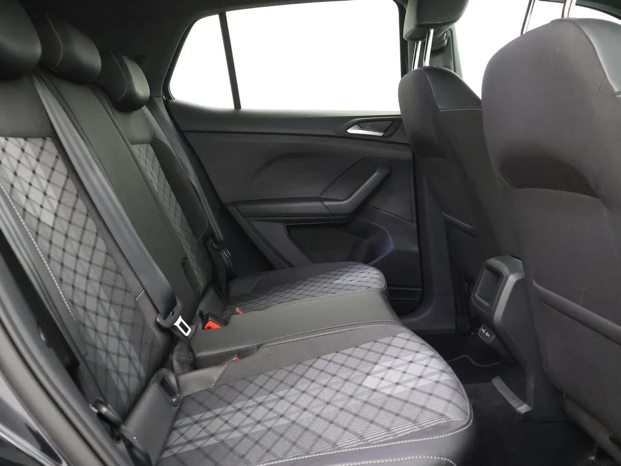 Volkswagen-T-Cross-image-5