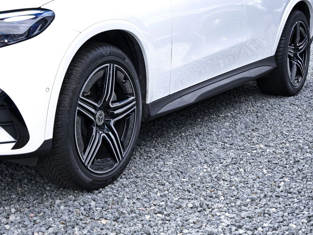 Mercedes-Benz-GLC 220 d-image-6