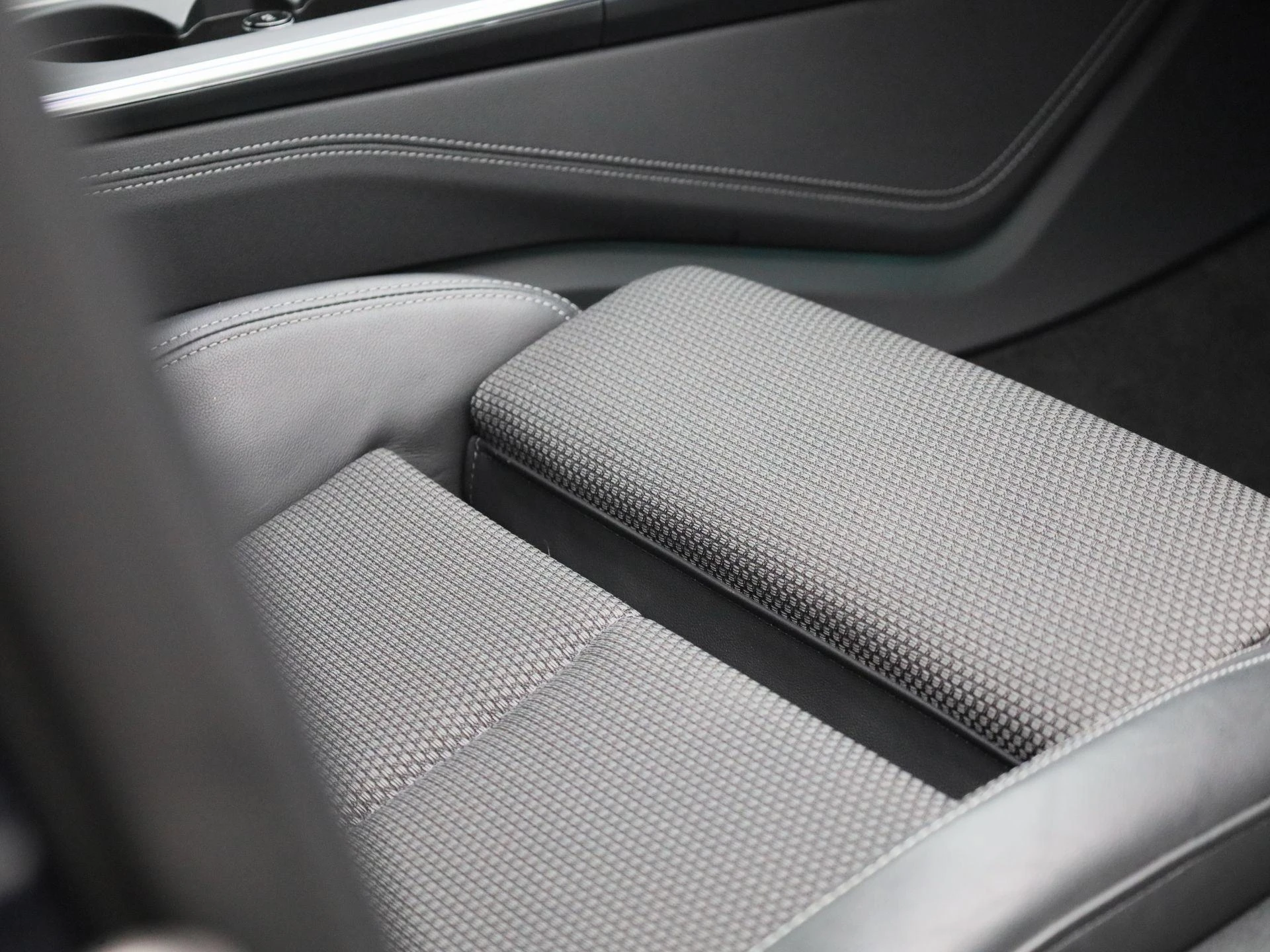 Audi A6 Avant 40 TFSI Advanced edition
