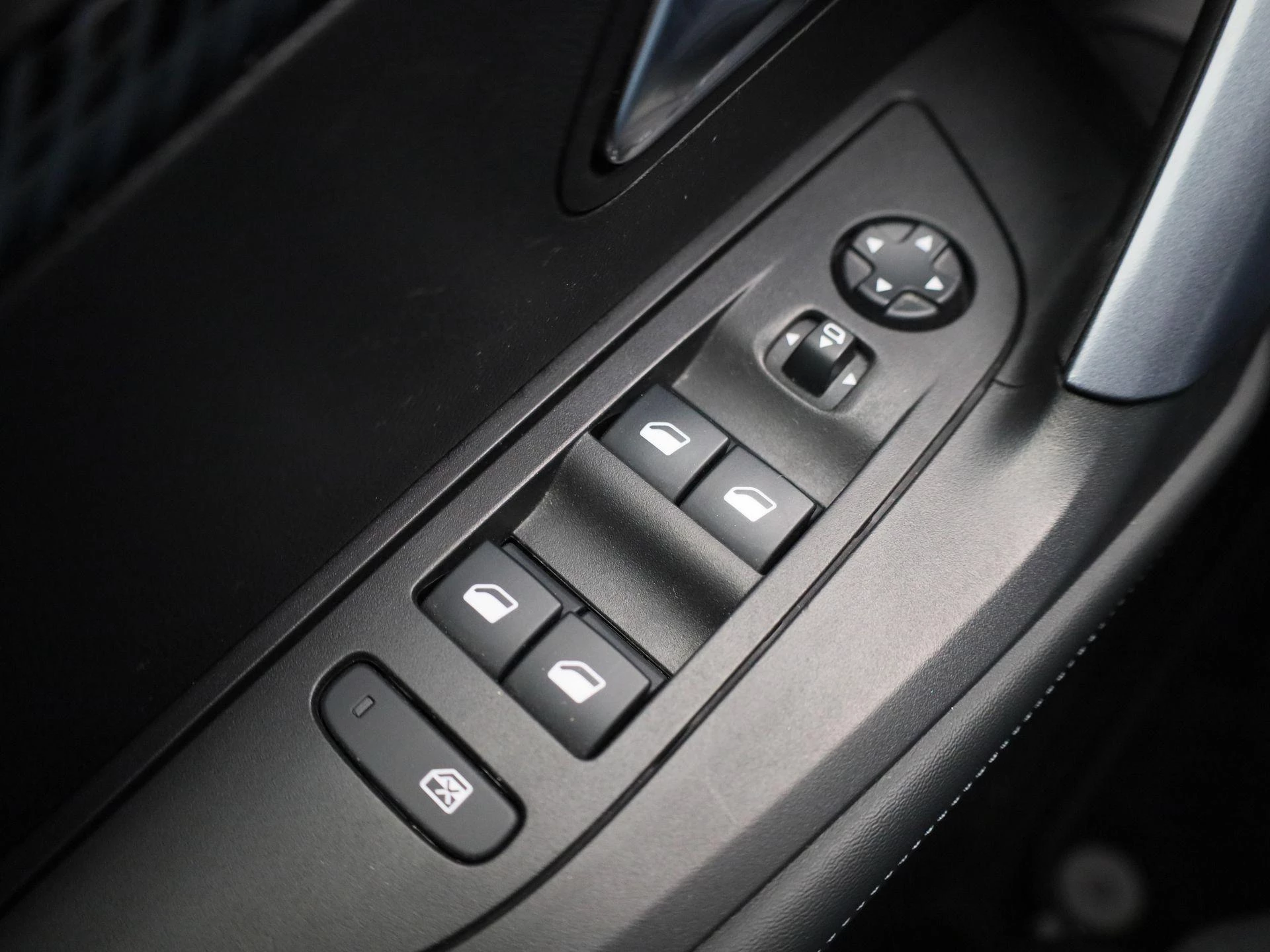 Peugeot 2008 1.2 Puretech 96kW S&S EAT8 Allure