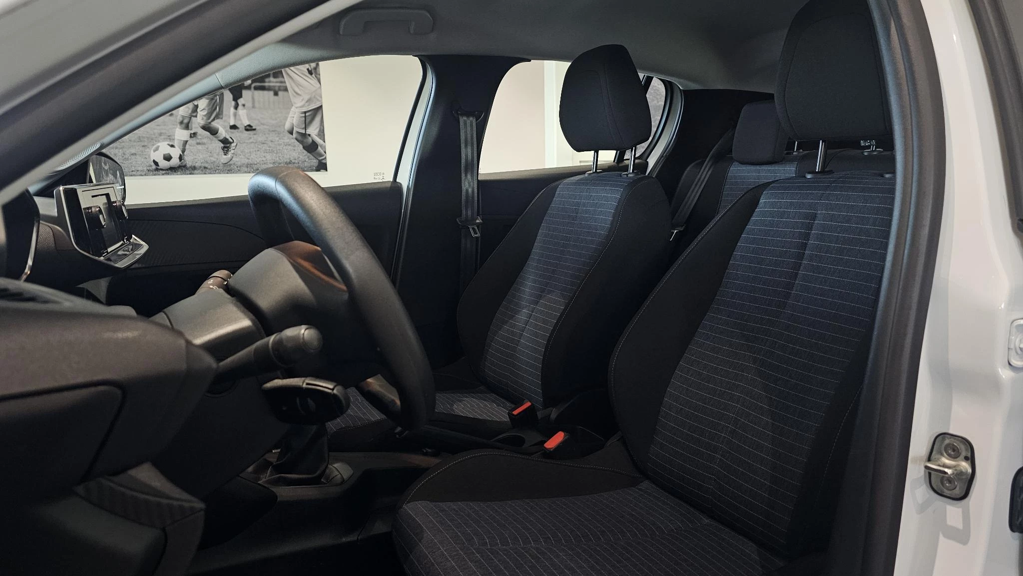 Peugeot-208-image-11