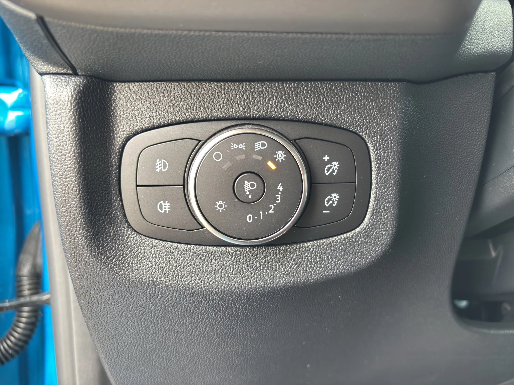 Ford Tourneo Courier Titanium 1.0 EcoBoost 92 kW Auto Kompaktvan. 5-türig