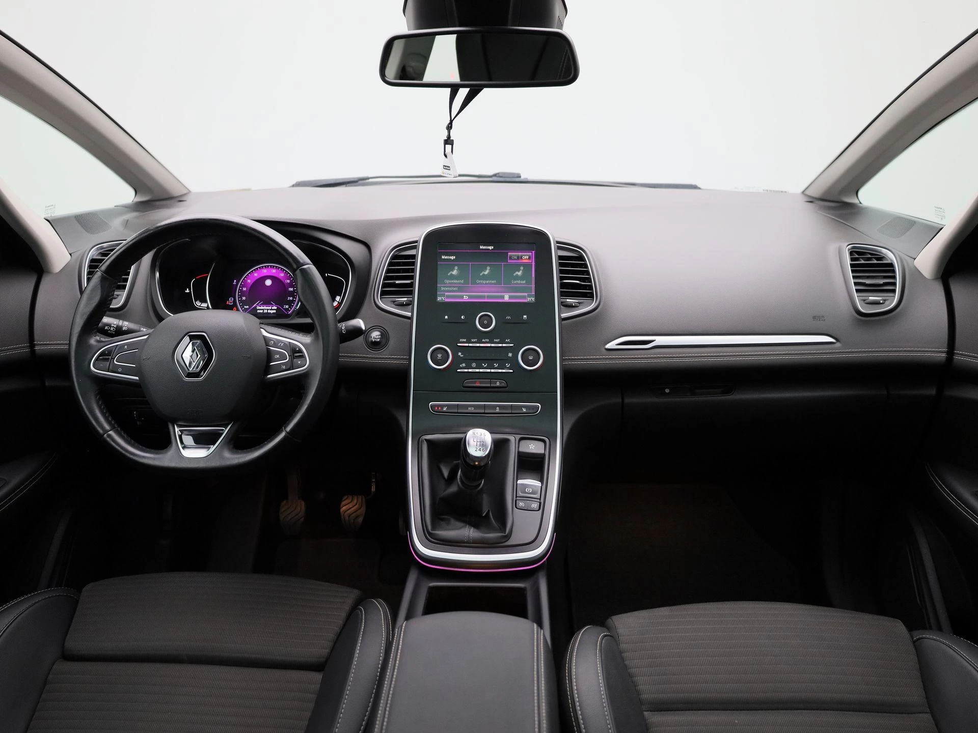 Renault-Scénic-image-41