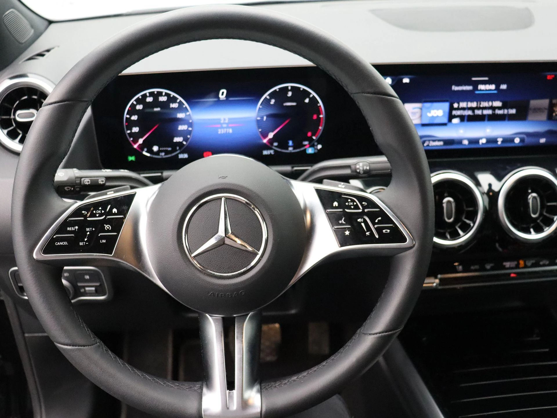 Mercedes-Benz B-Klasse 180 d Business Line + CARPLAY + LED + CAMERA +