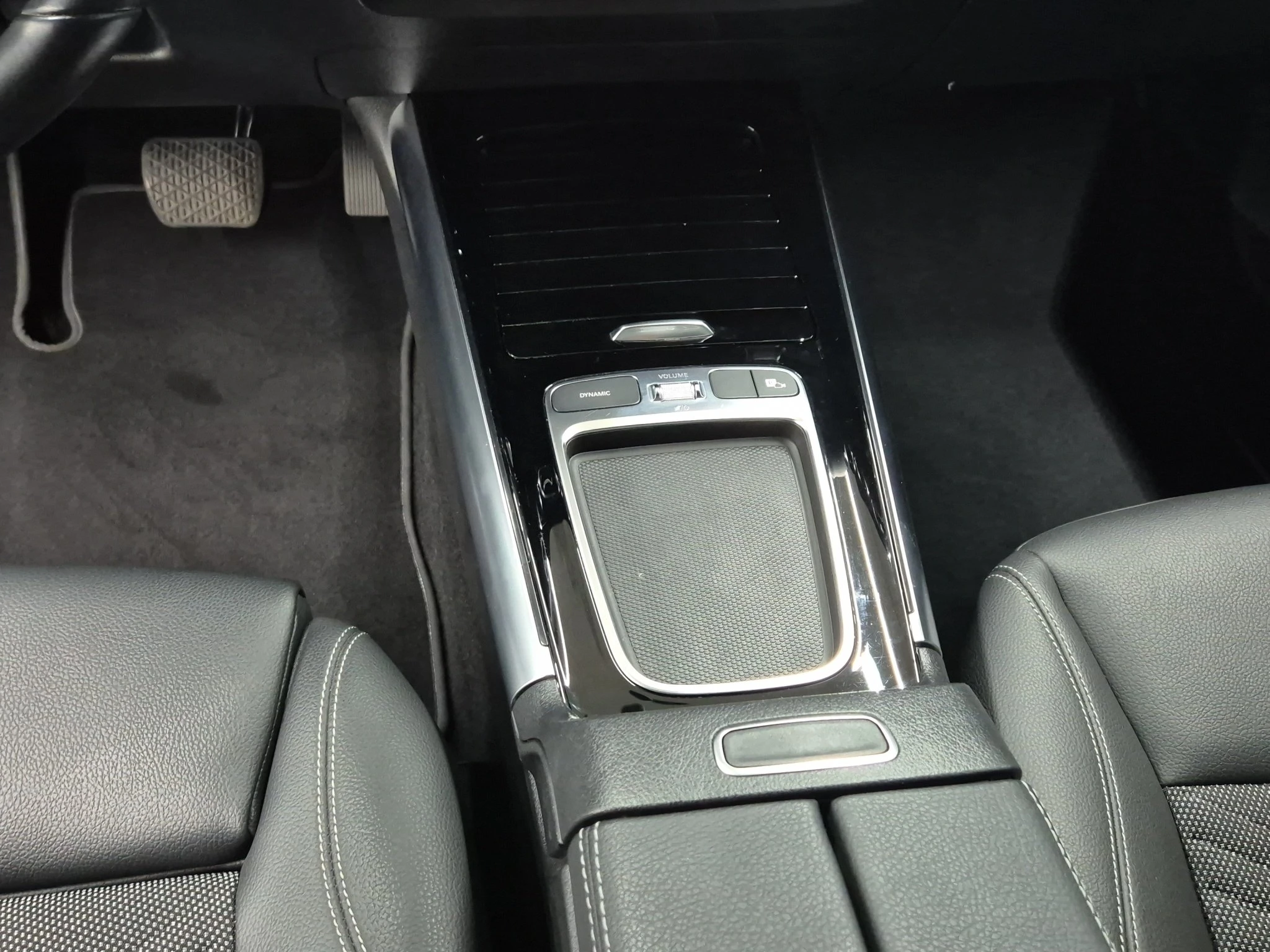 Mercedes-Benz-B-Klasse-image-13