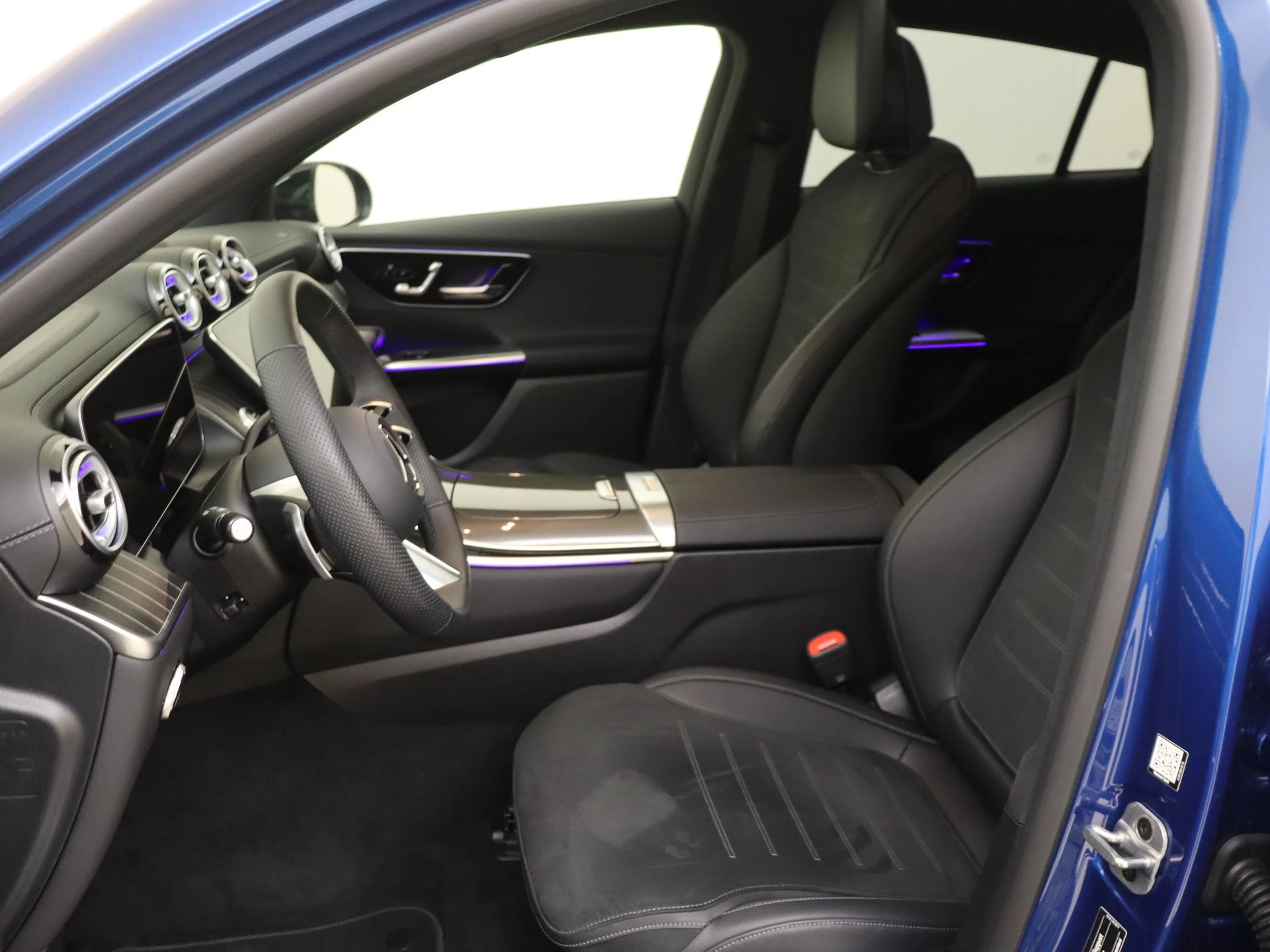 Mercedes-Benz-GLC-image-11