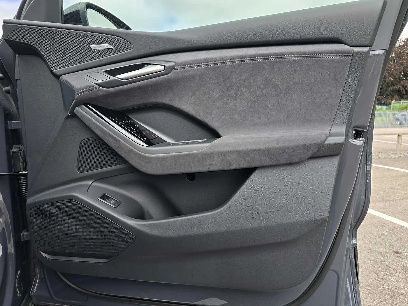 Audi-Q6 e-tron-image-23