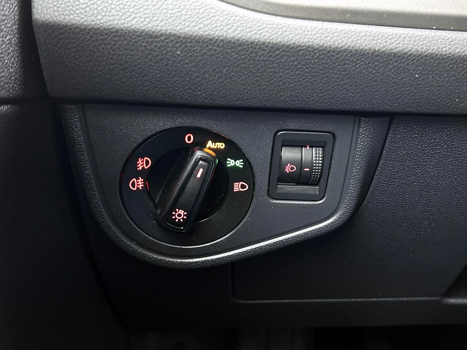 Volkswagen-Polo-image-26