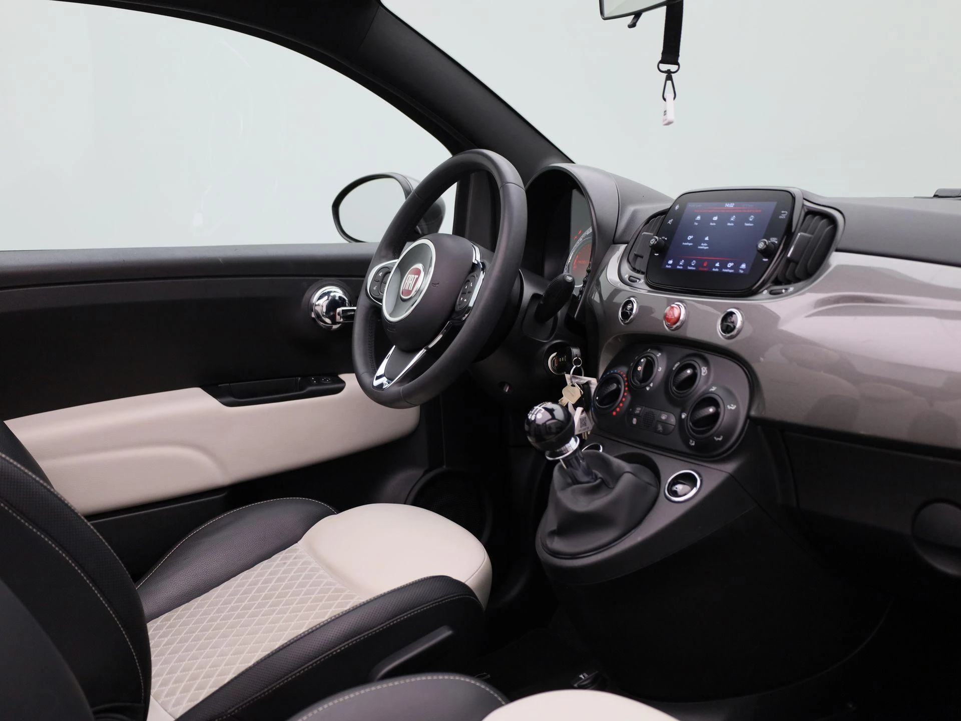 Fiat-500C-image-30