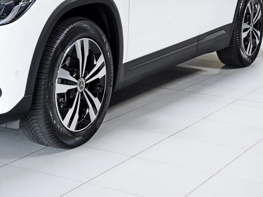 Mercedes-Benz-GLA 250-image-6