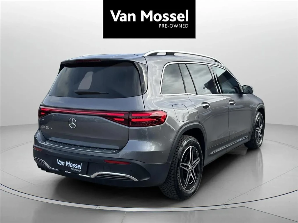 Mercedes-Benz-EQB-image-4