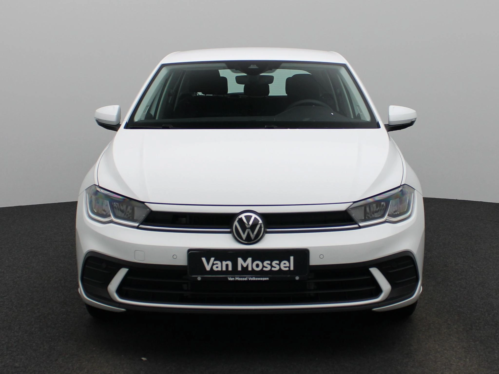 Volkswagen-Polo-image-2