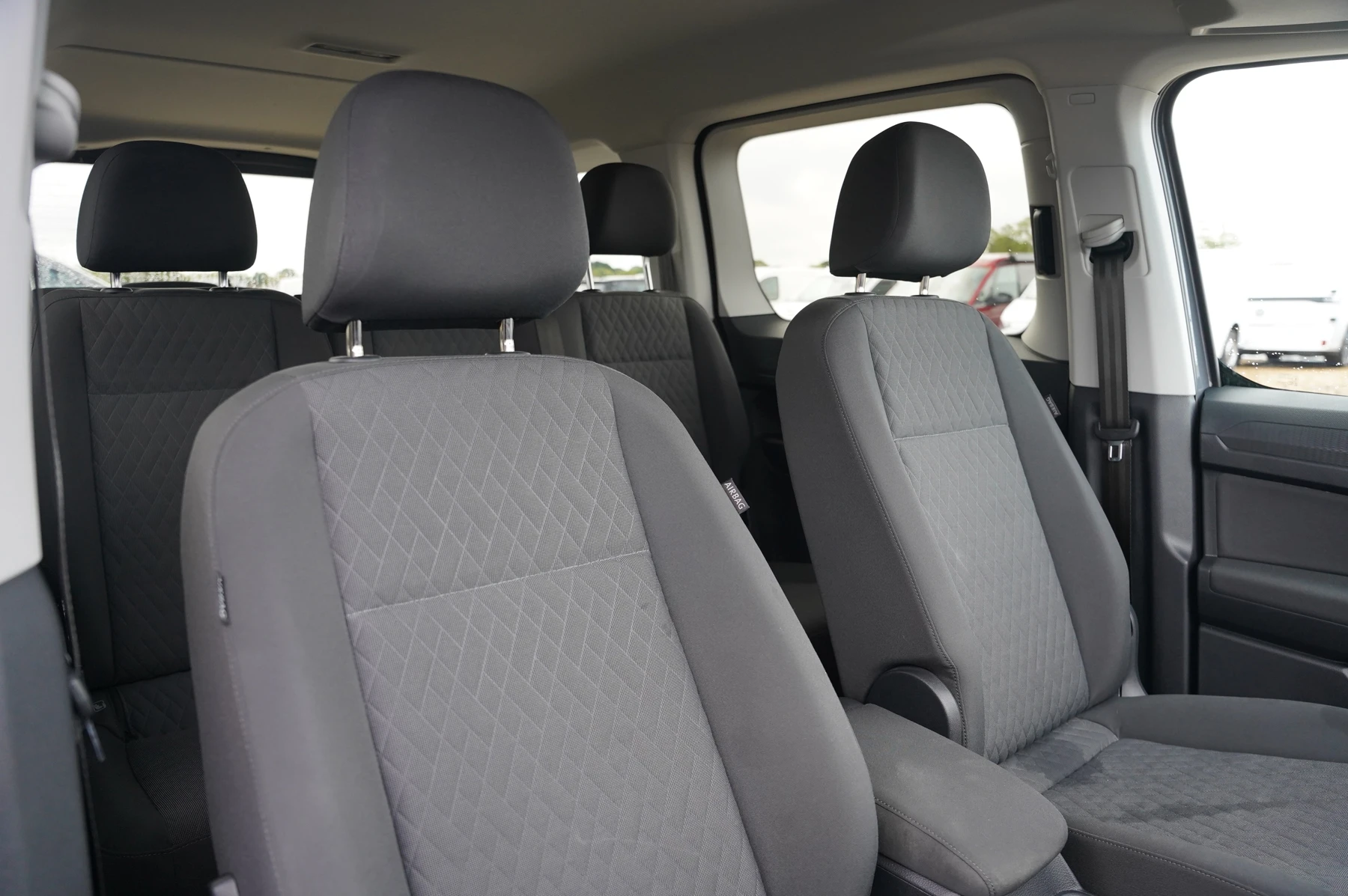 Volkswagen-Caddy-image-9