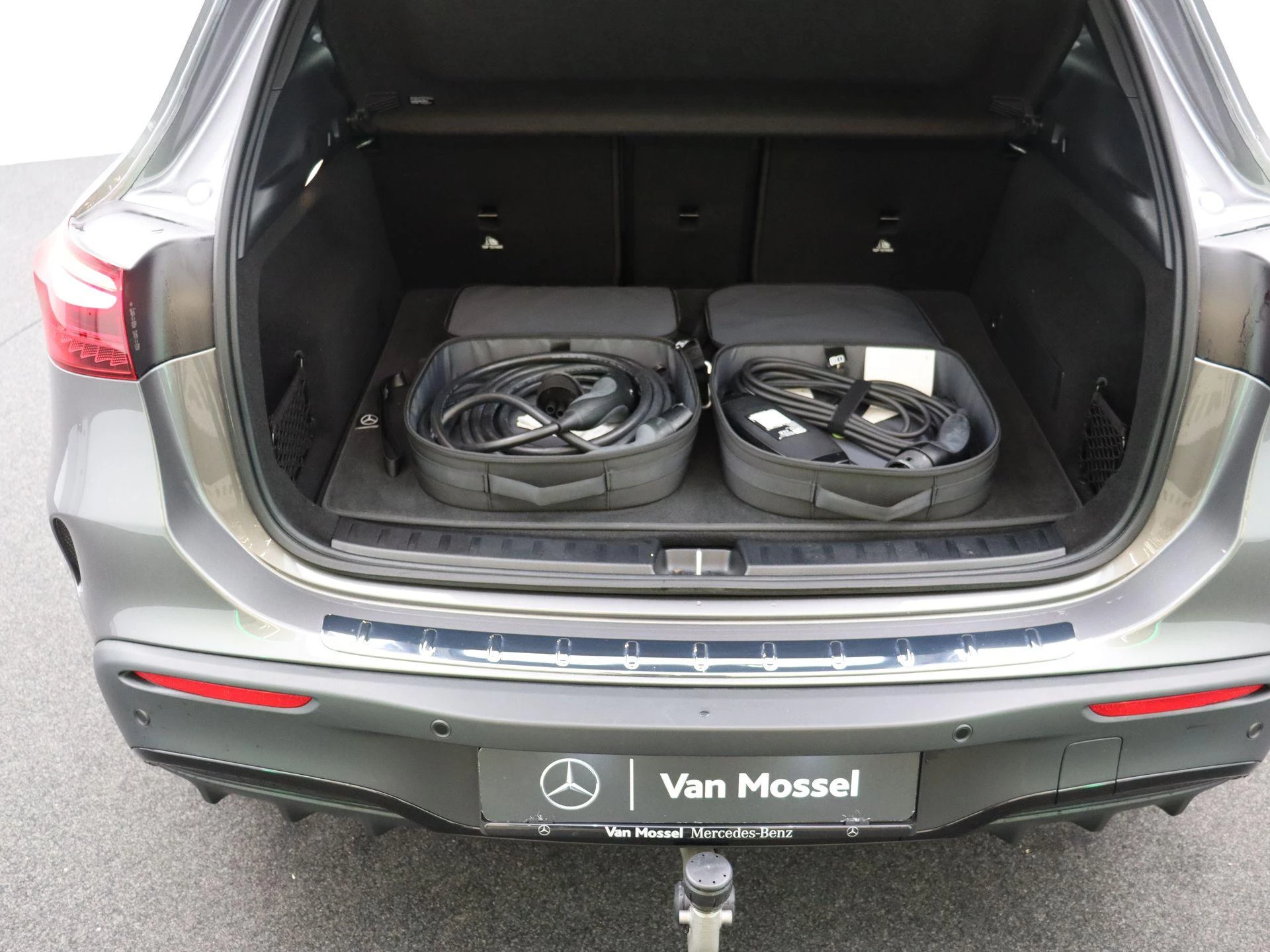 Mercedes-Benz EQA 250+ Star Edition + PANO DAK + BURMESTER + TREKHAAK + CARPLAY +