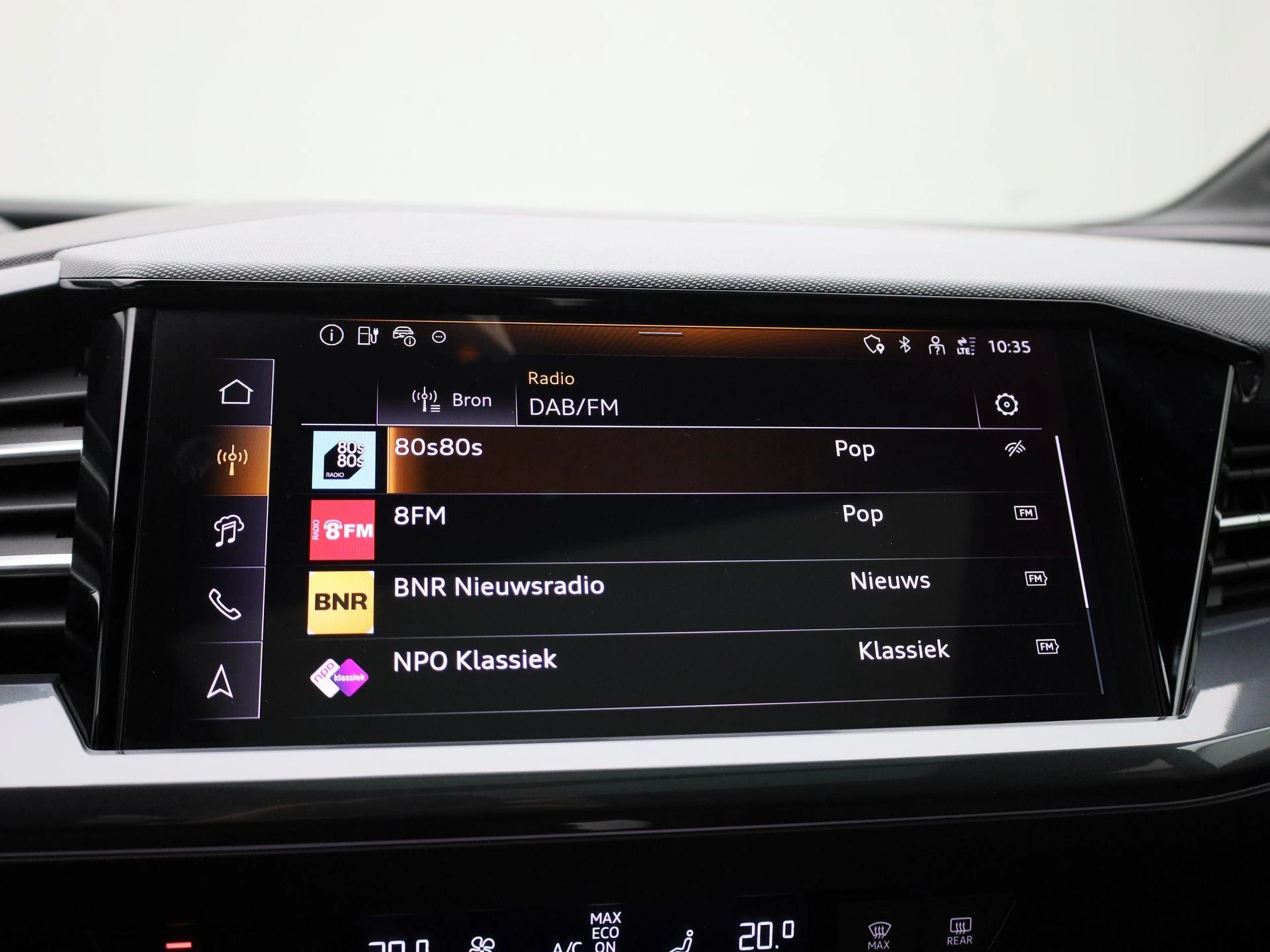 Audi-Q4 e-tron-image-21