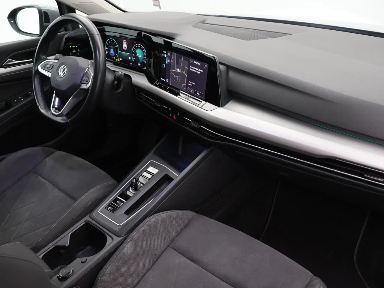Volkswagen Golf VIII Golf 1.0eTSI 110PK *AUTOMAAT*ALCANTARA*LEDER*PANODAK*CAMERA*ACC*PDC*NAVI*APP-CONNECT*...*