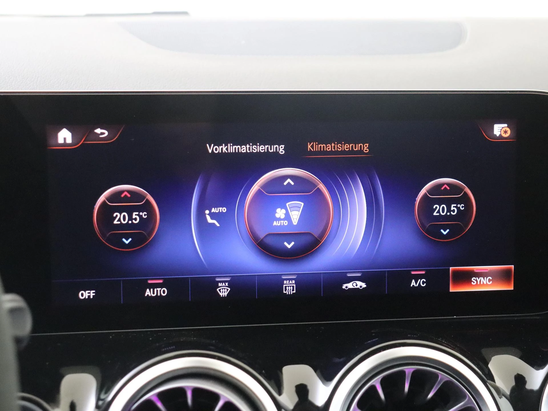 Mercedes-Benz-B-Klasse-image-17