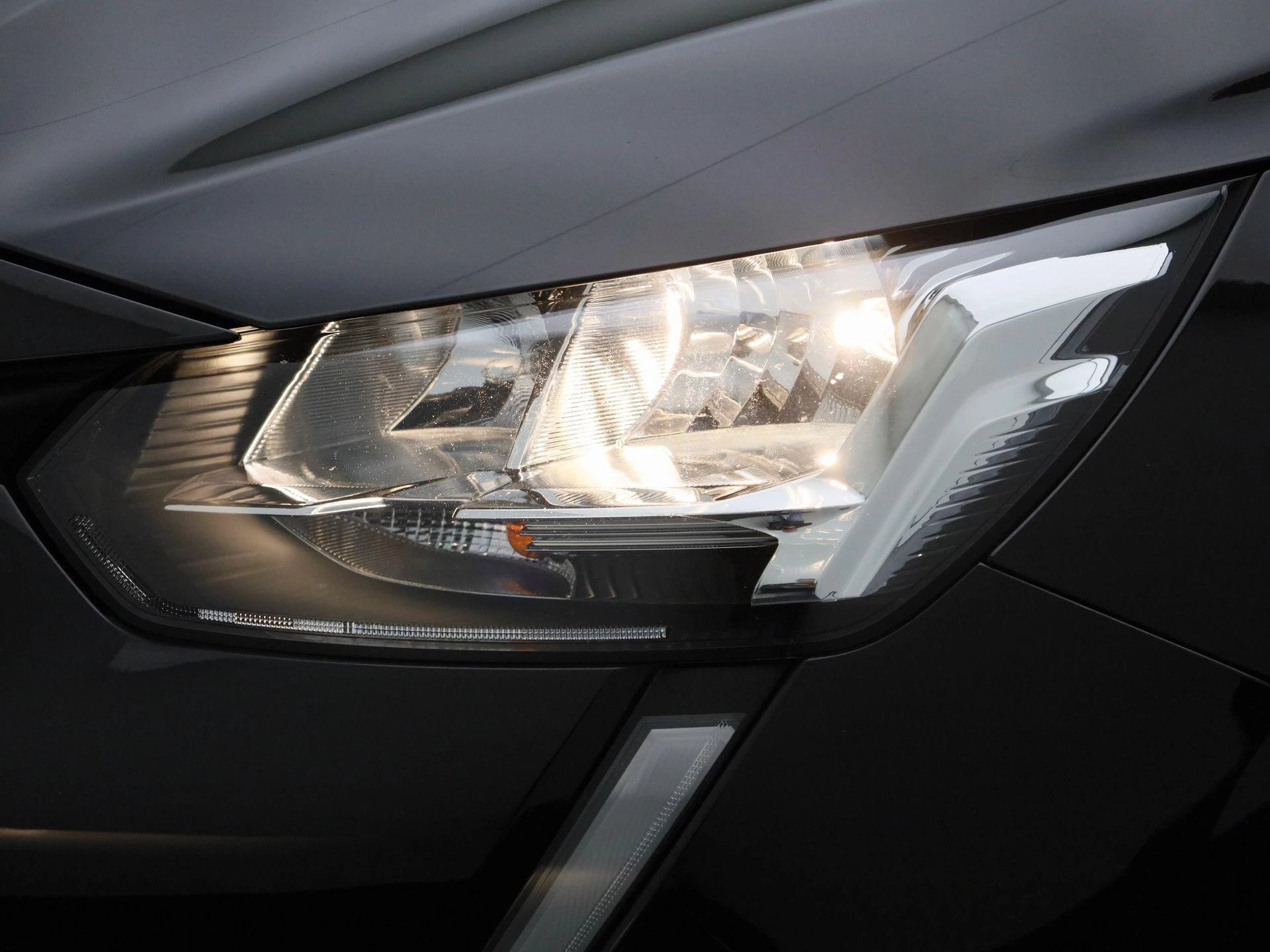 Peugeot-208-image-12