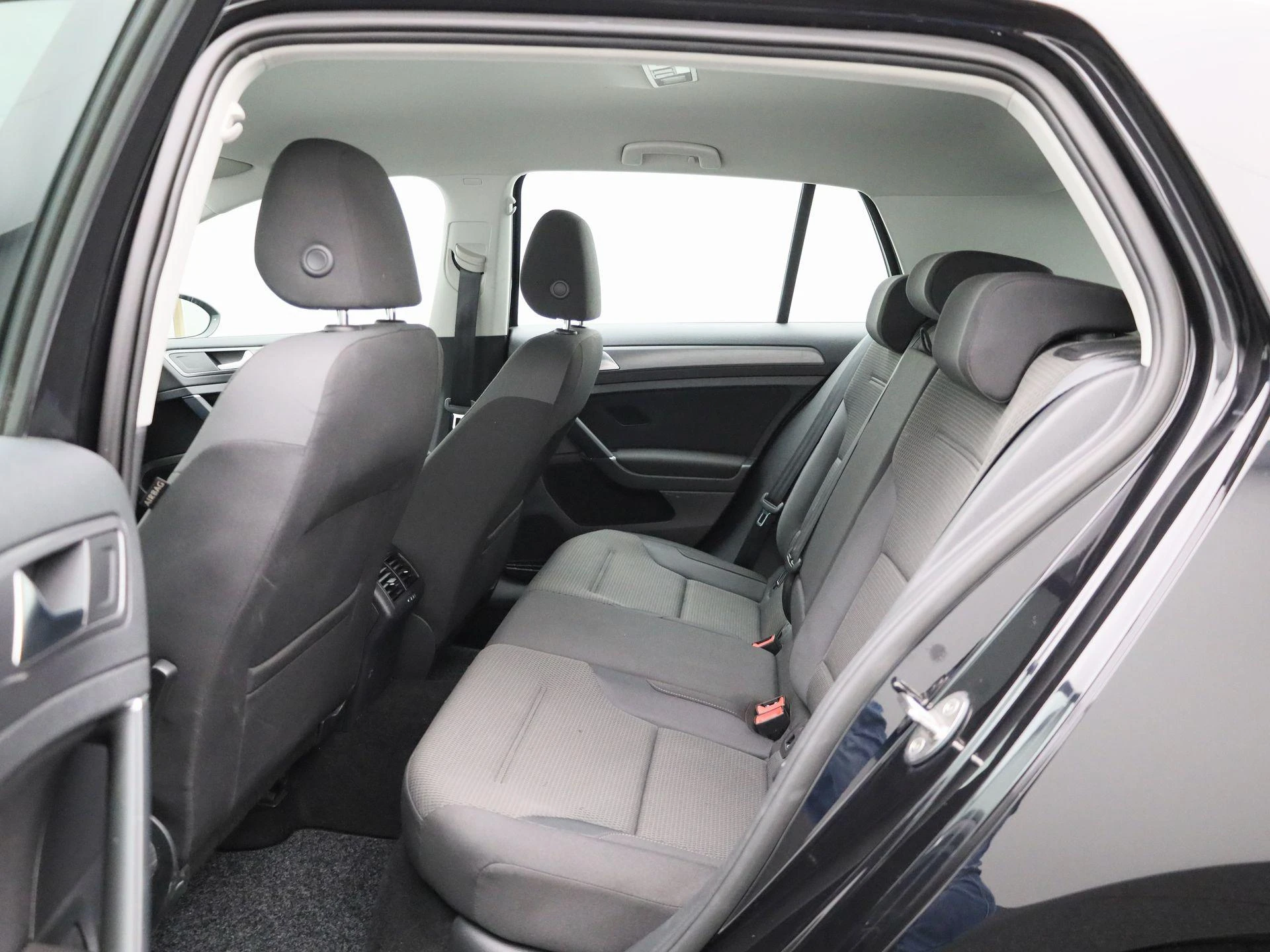 Volkswagen-Golf-image-10