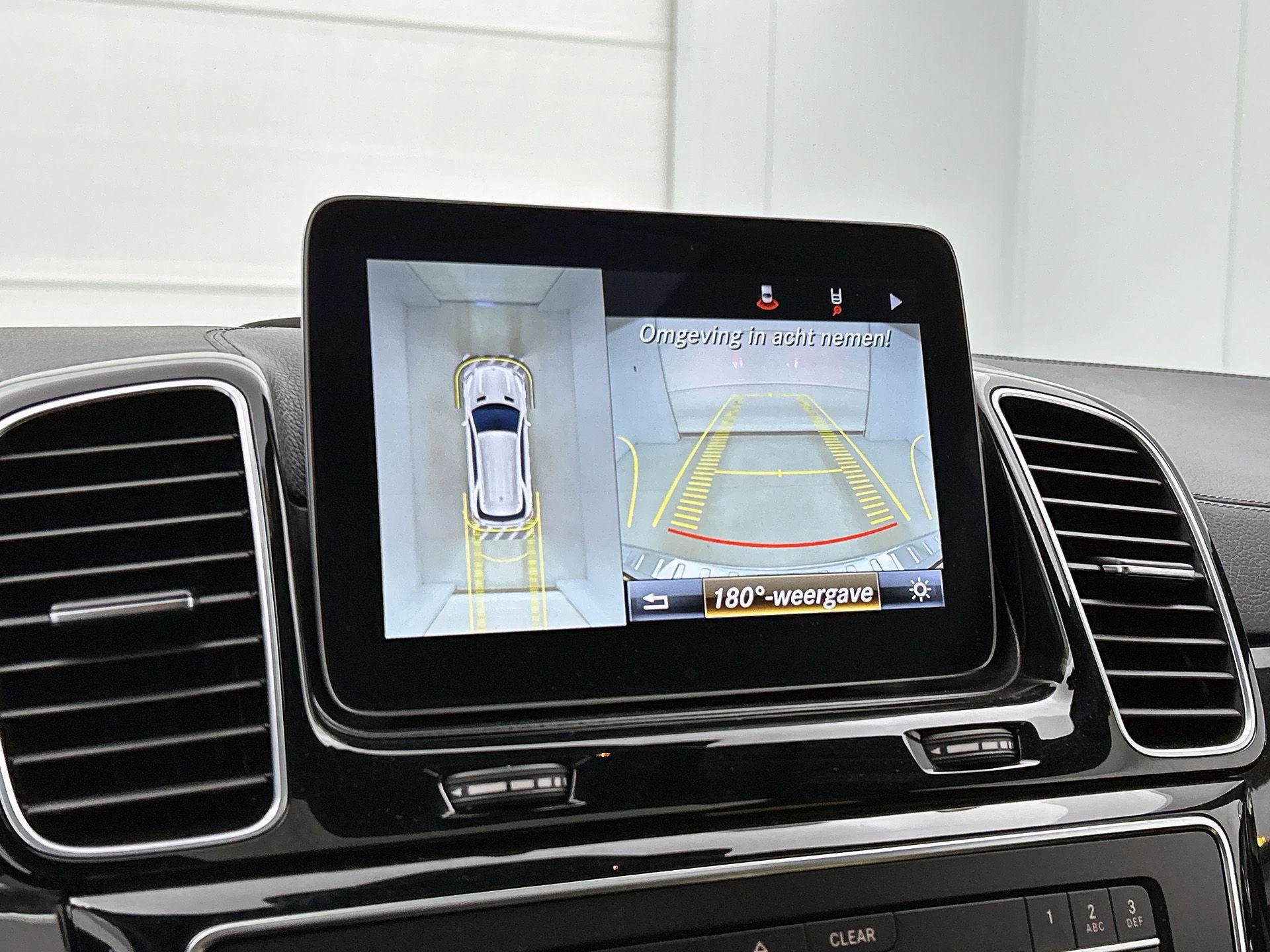 Mercedes-Benz-GLE-image-18