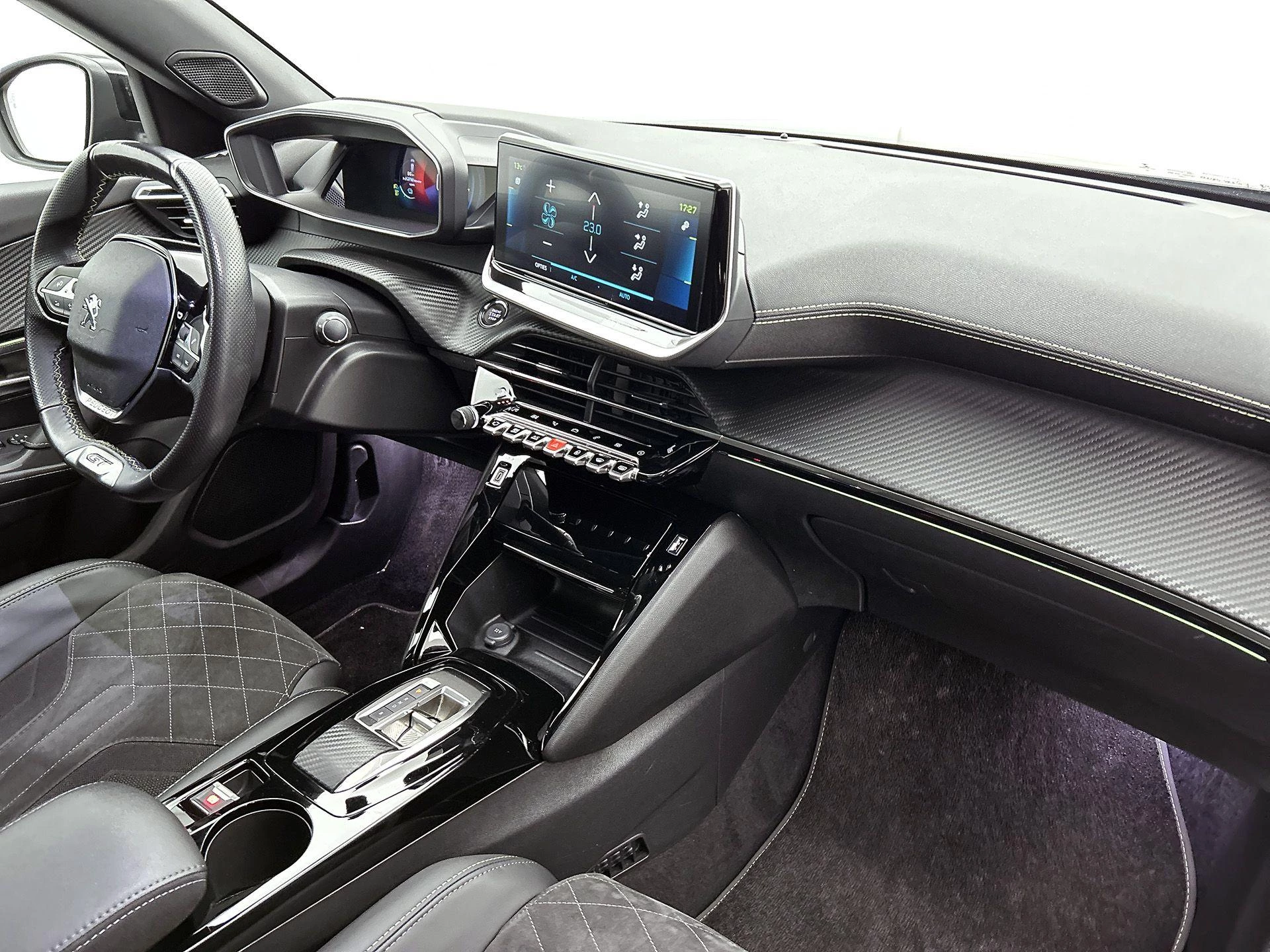 Peugeot-e-2008-image-27