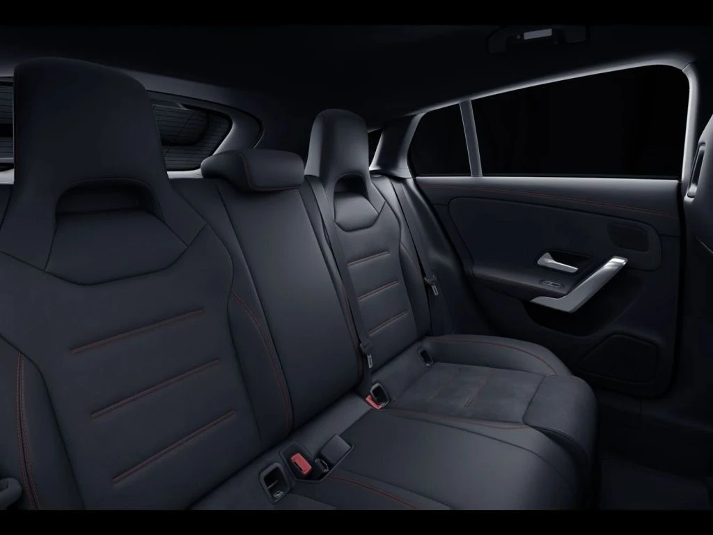 Mercedes-Benz-CLA 250 e-image-10