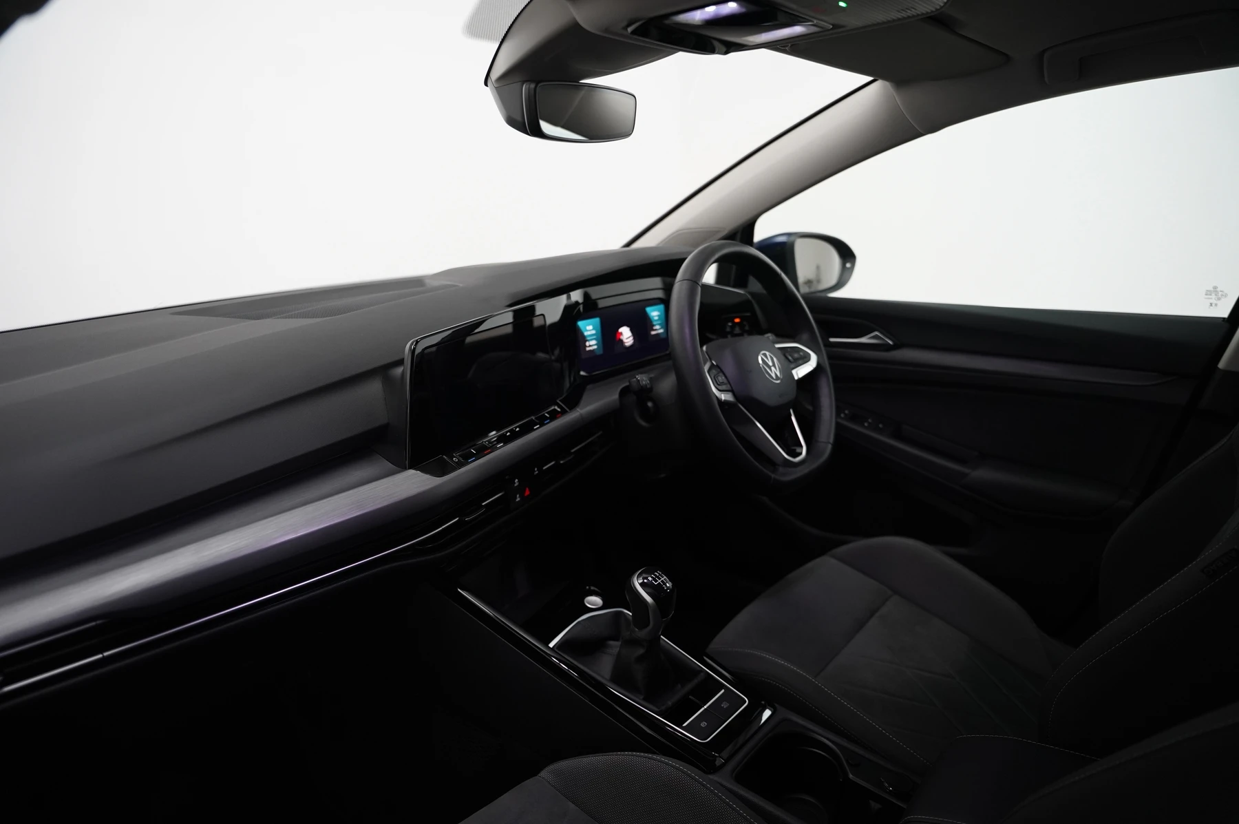 Volkswagen-Golf-image-1