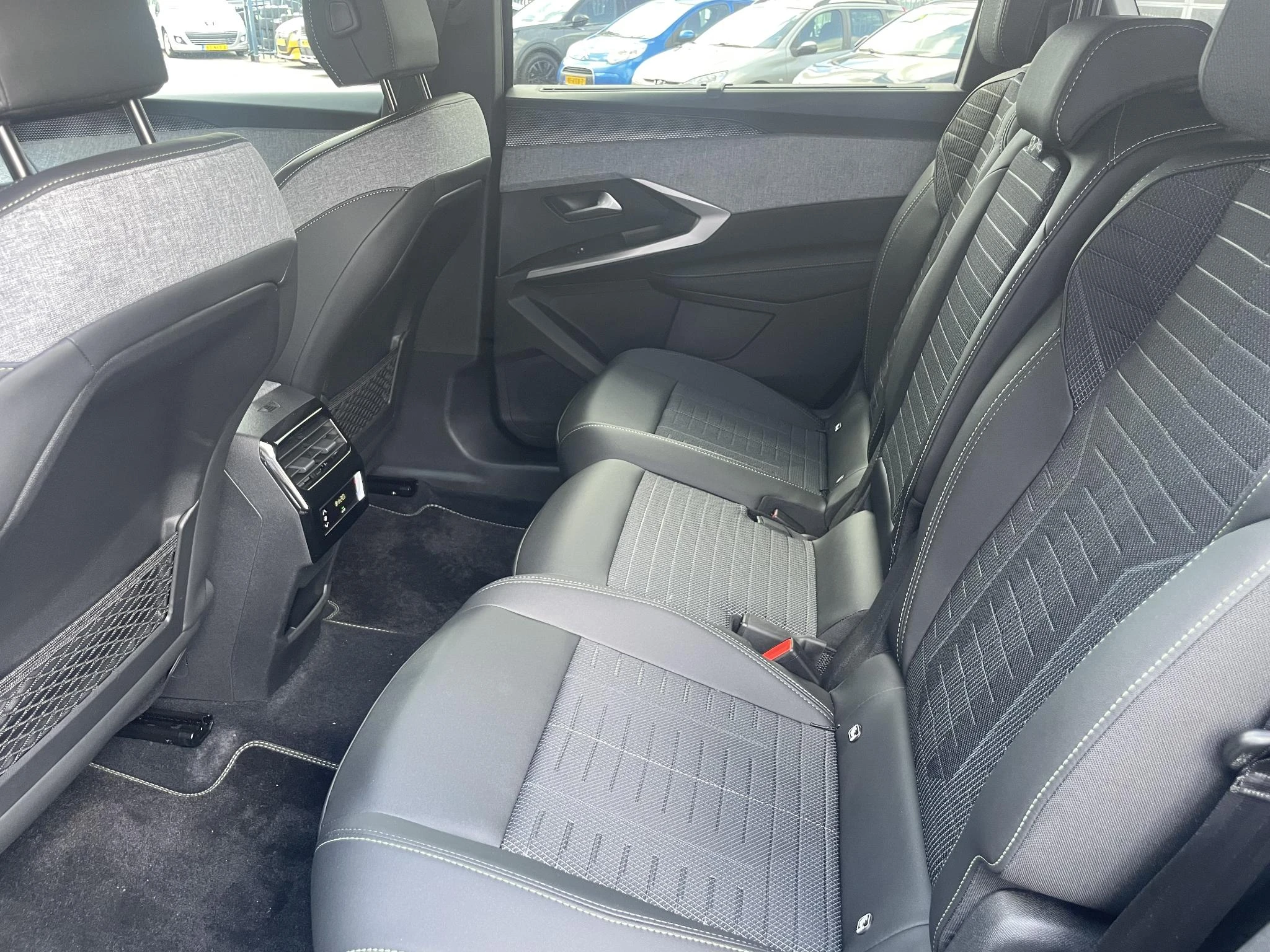 Peugeot-5008-image-17