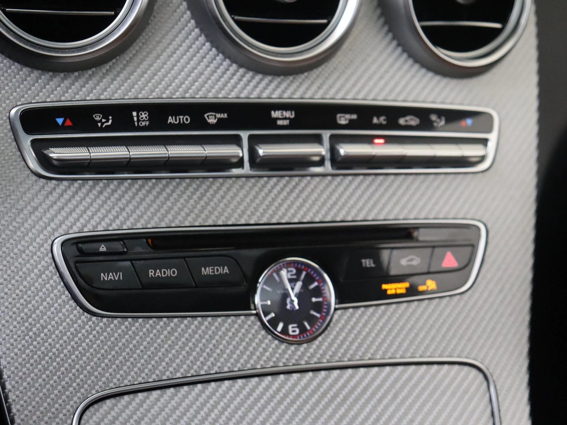 Mercedes-Benz-C-Klasse-image-28