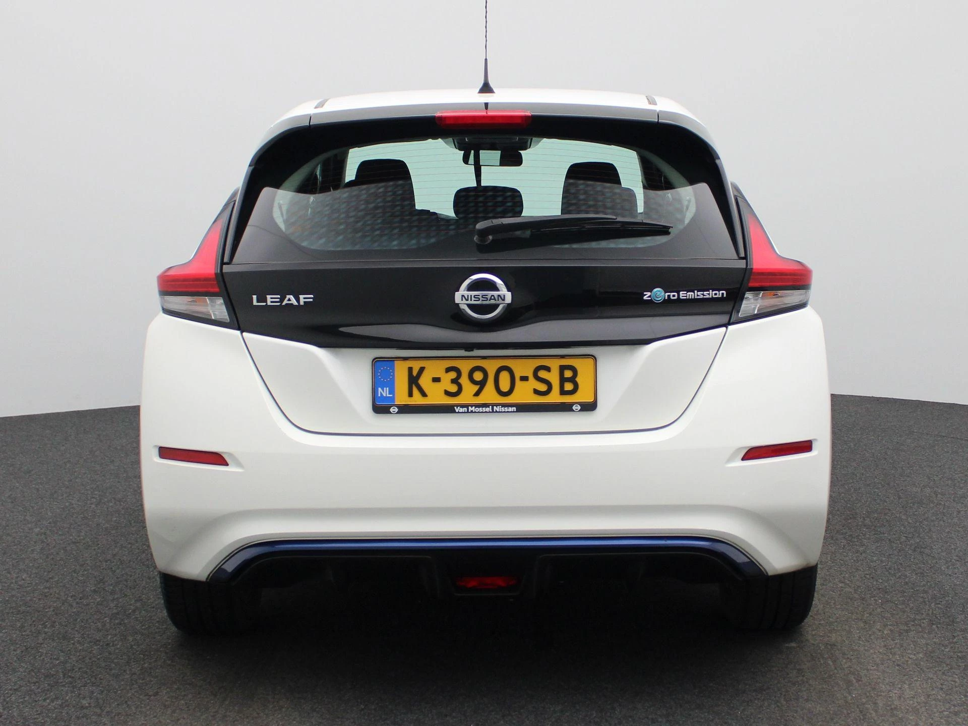 Nissan-Leaf-image-4