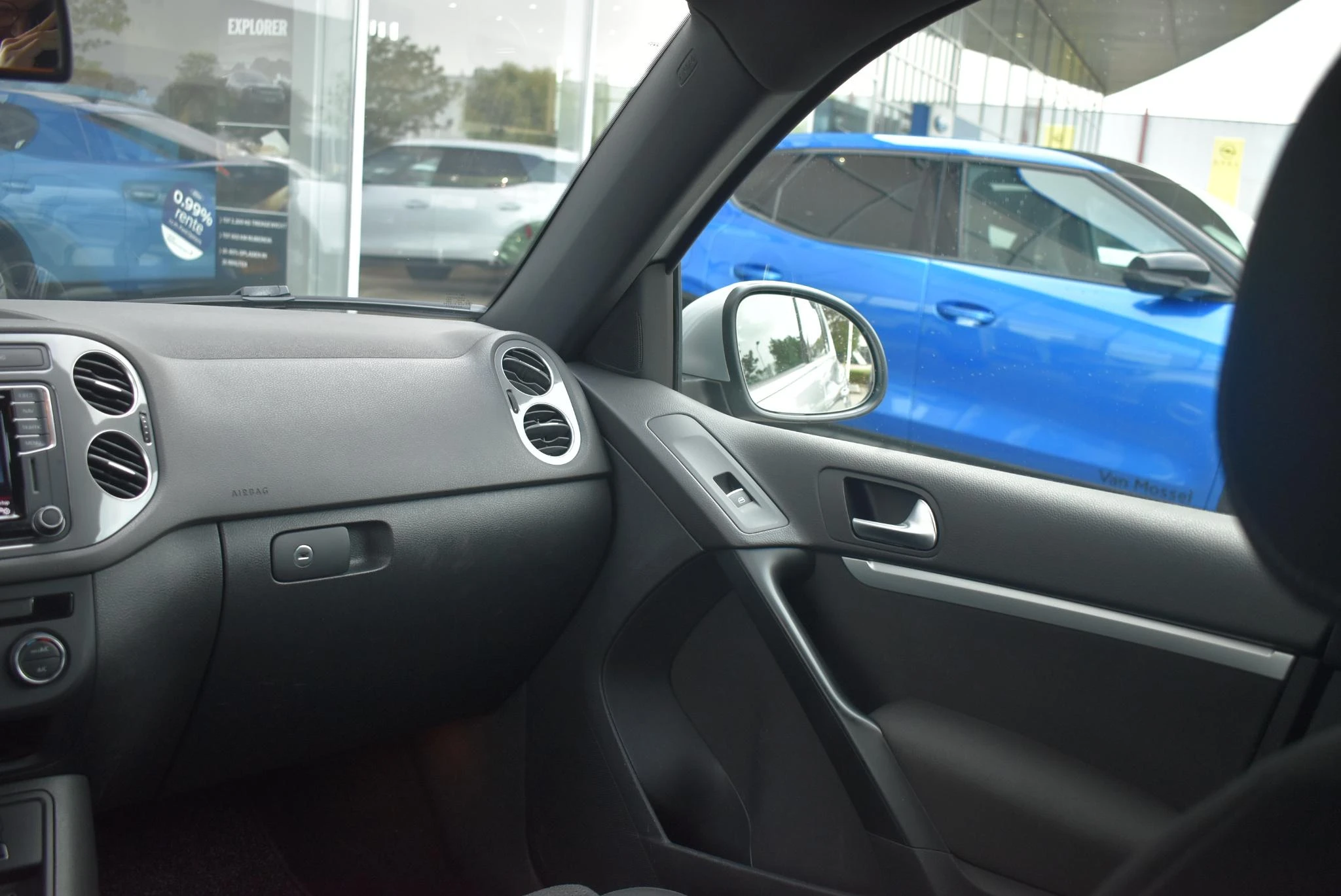 Volkswagen-Tiguan-image-45