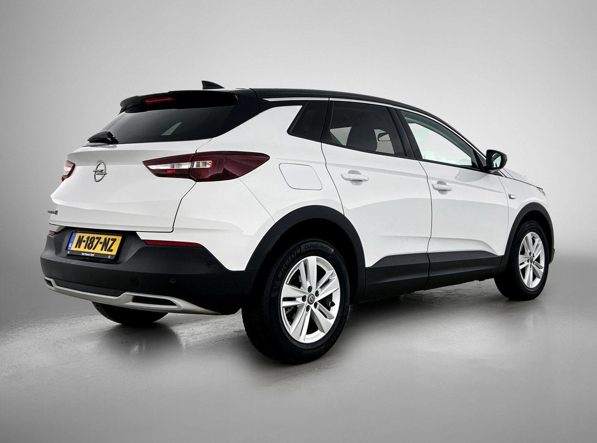 Opel-Grandland X-image-3