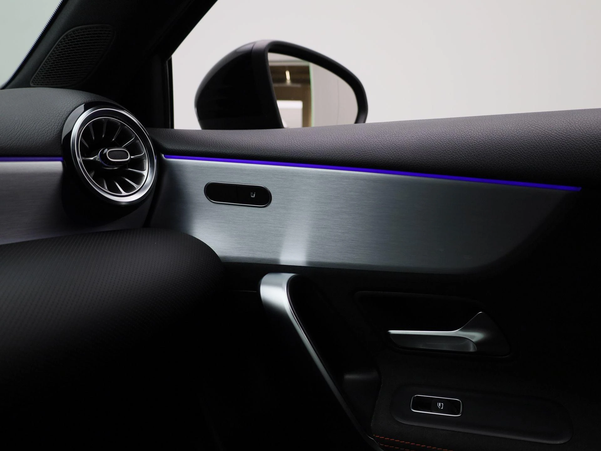 Mercedes-Benz-A-Klasse-image-30