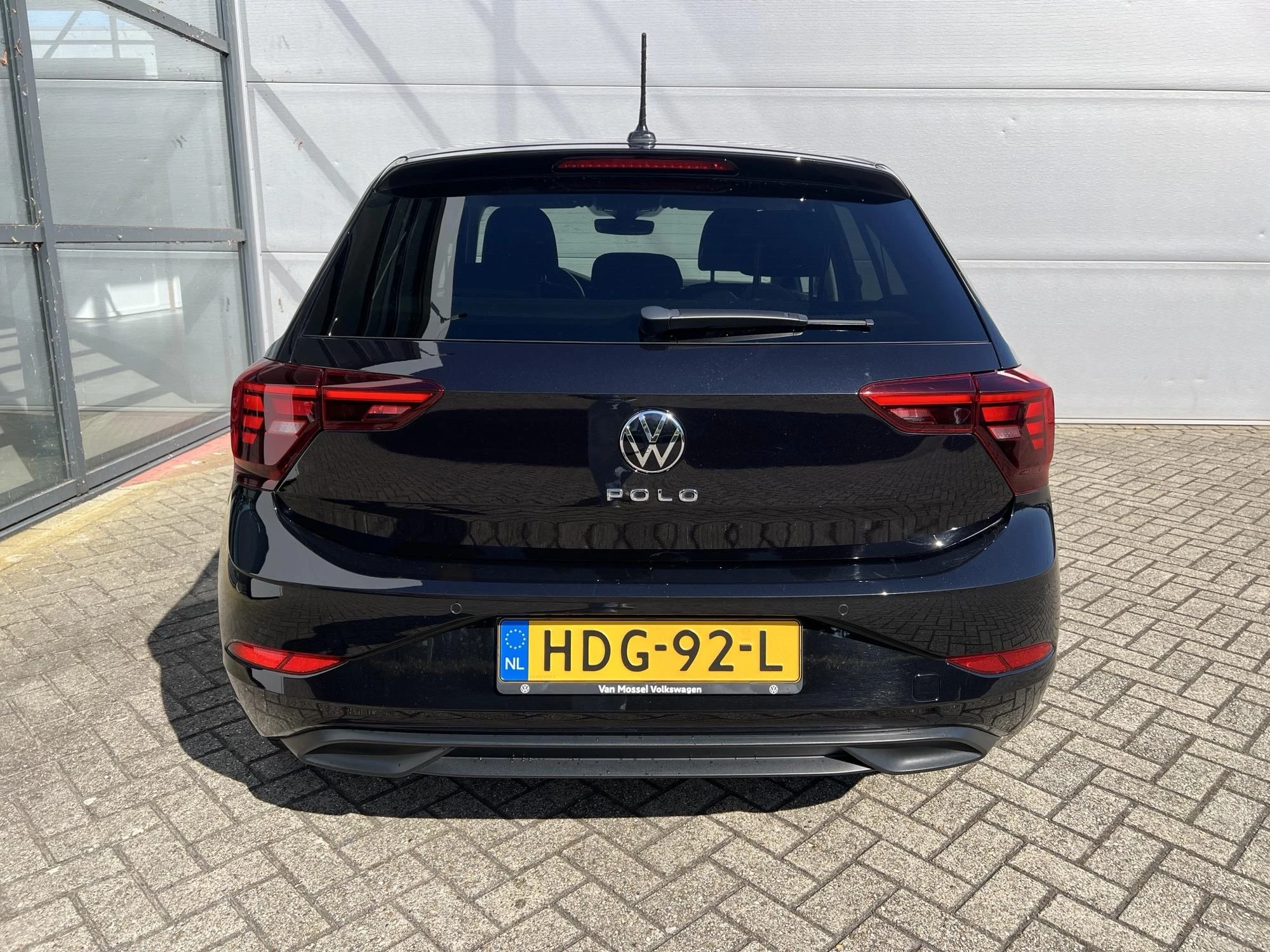 Volkswagen-Polo-image-3