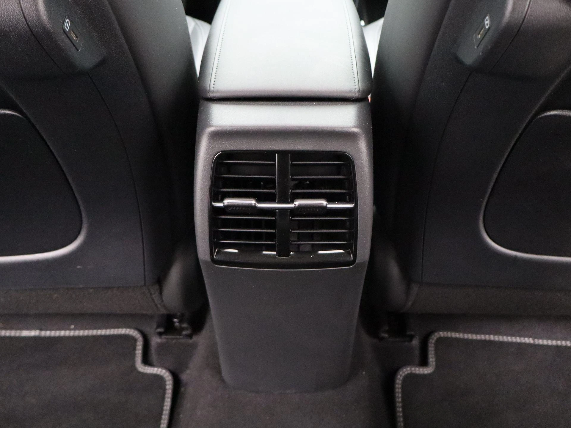 Kia-Niro-image-36