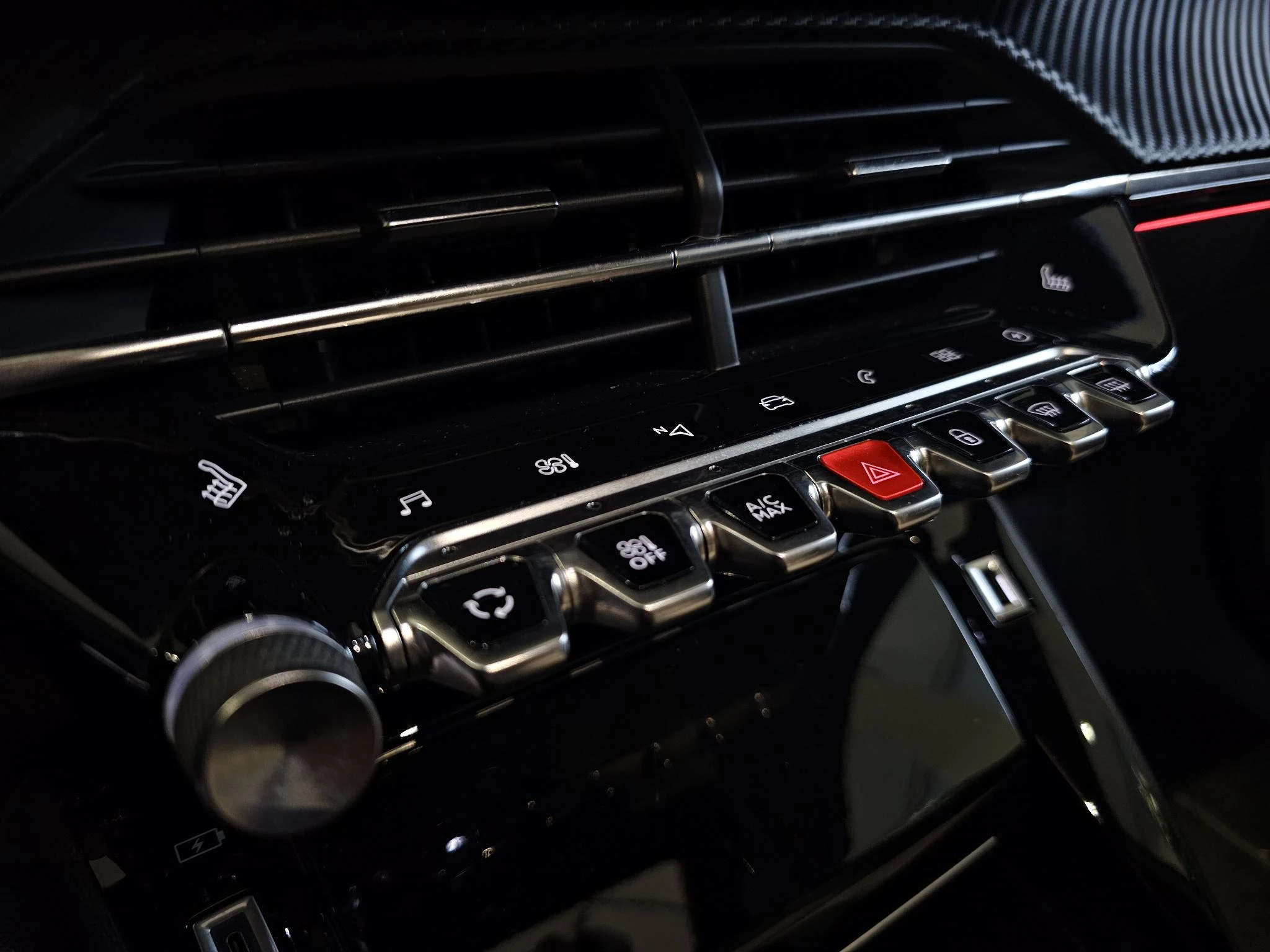 Peugeot-e-2008-image-21