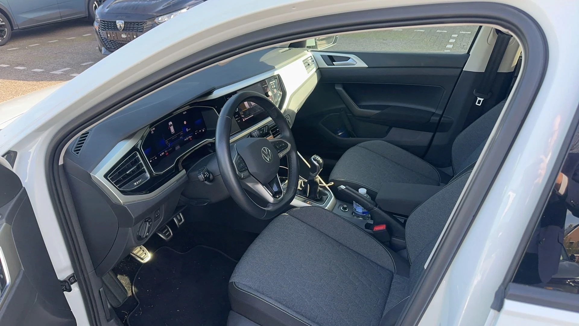 Volkswagen-Polo-image-6