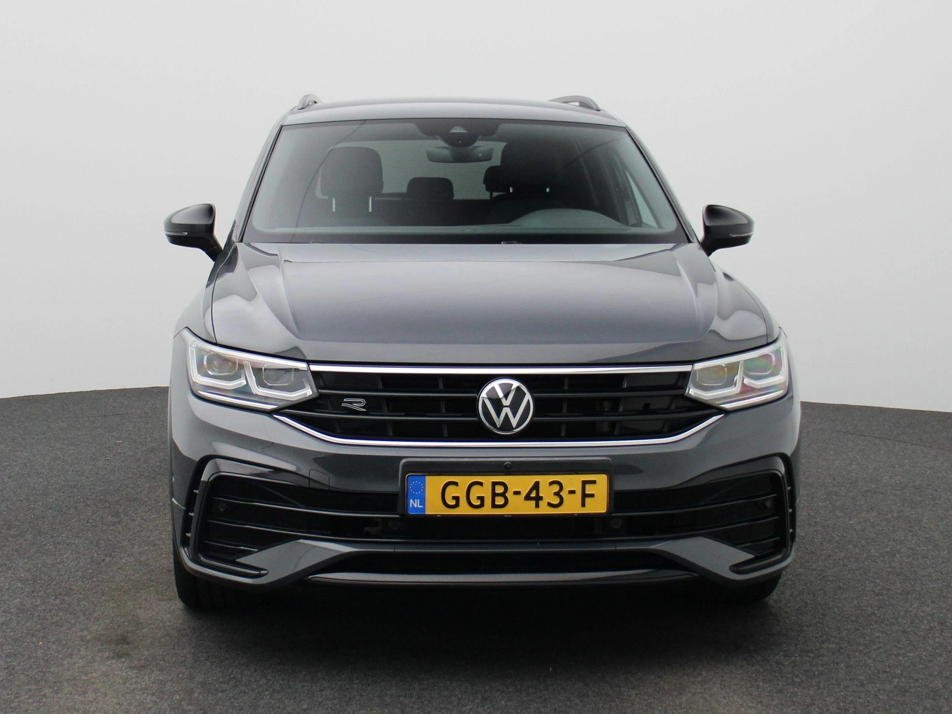 Volkswagen-Tiguan-image-2