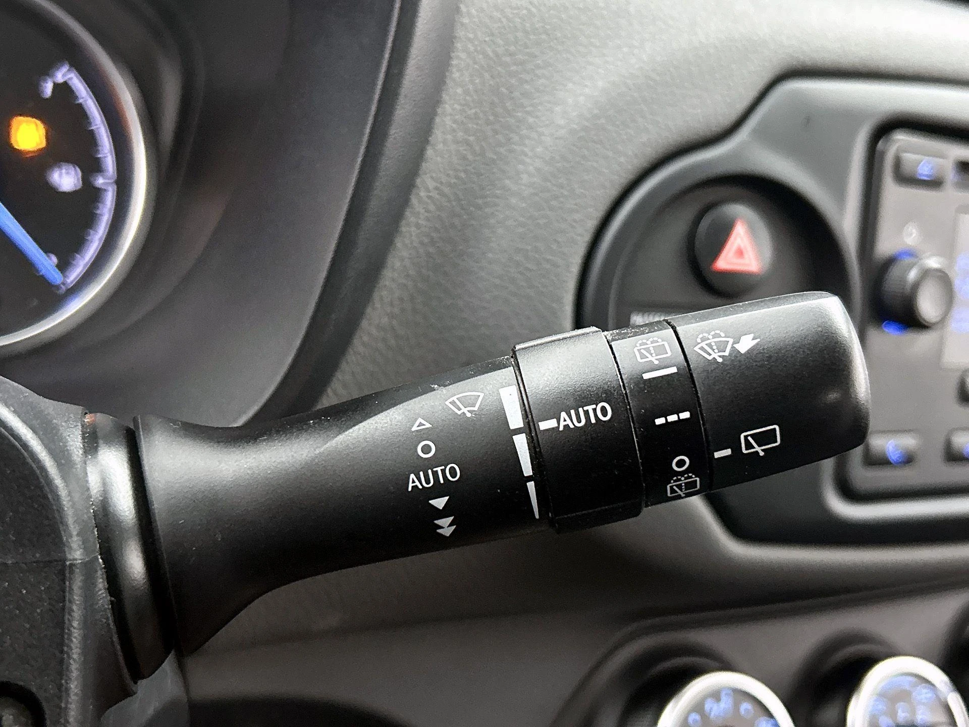 Toyota-Yaris-image-7