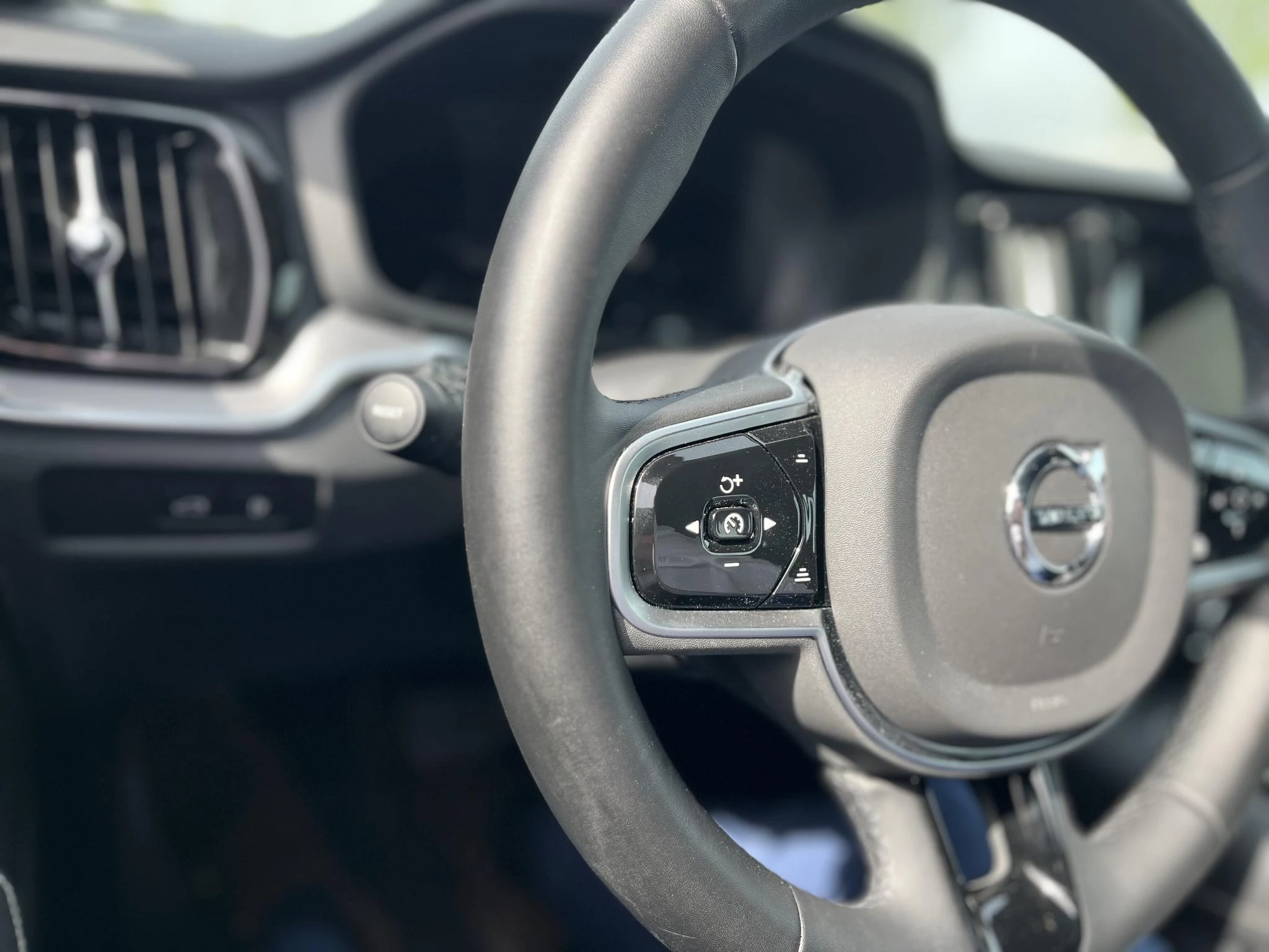 Volvo V60 T6 Plug-in hybrid AWD Plus Dark