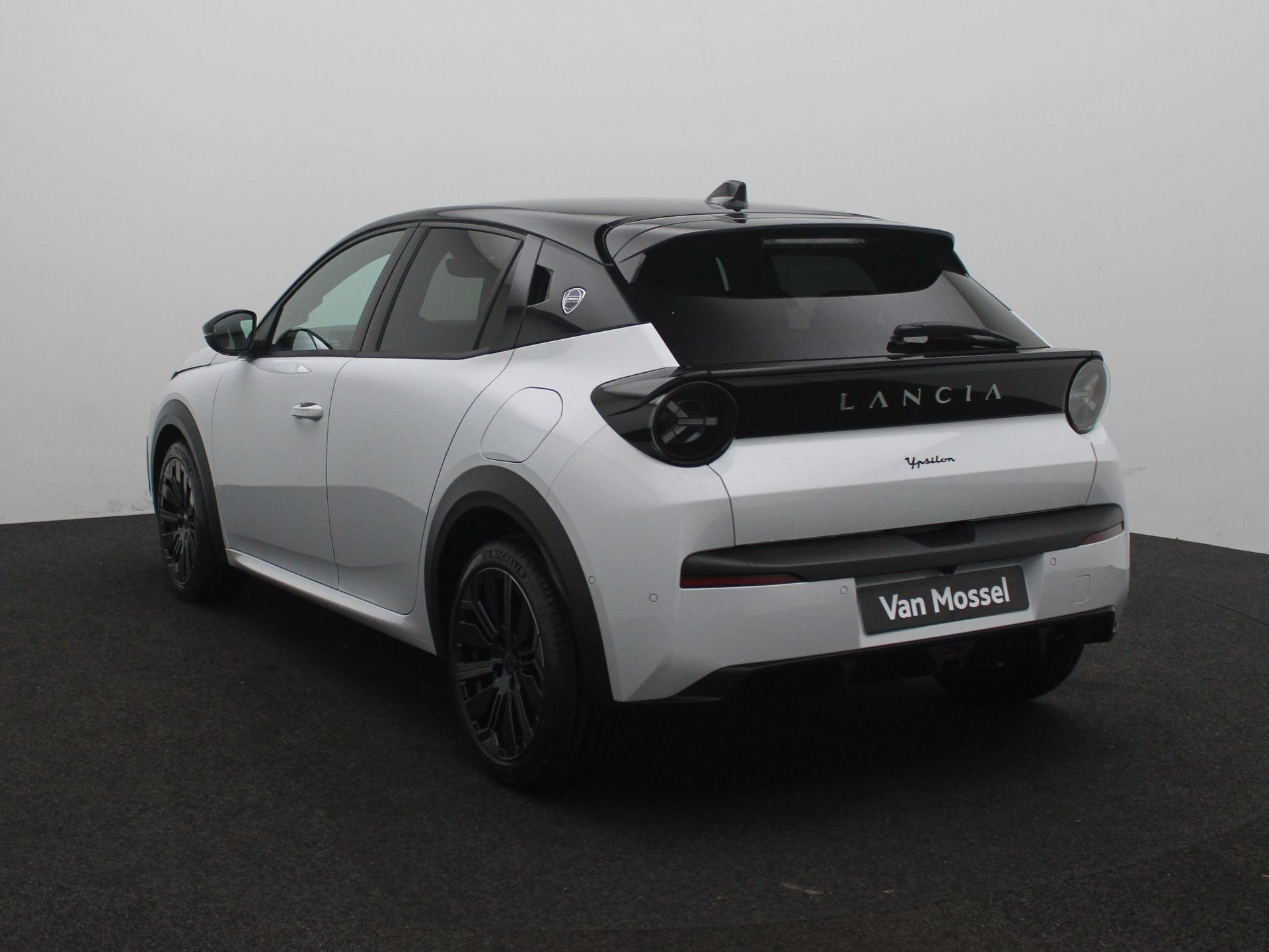 Lancia-Ypsilon-image-1