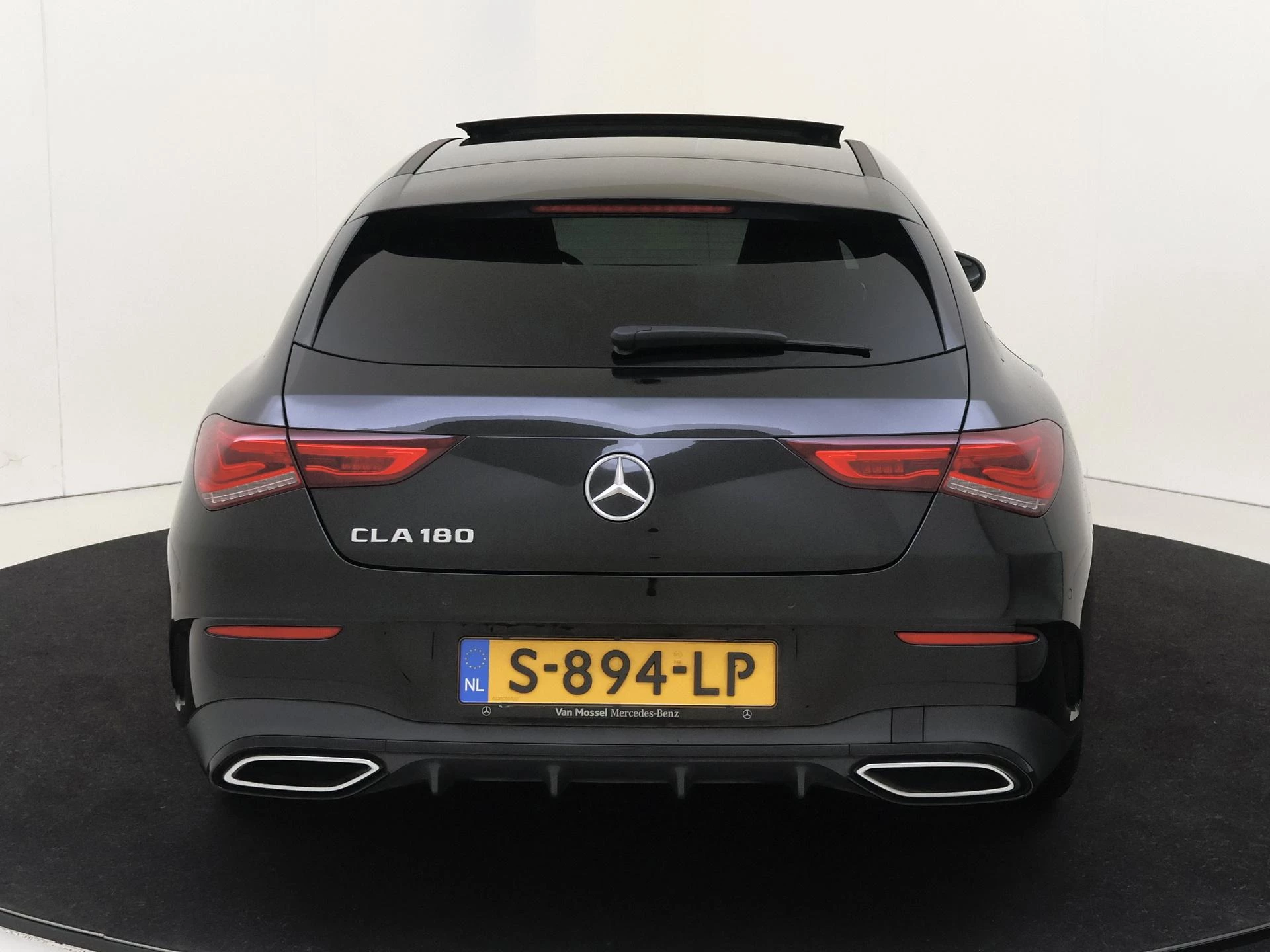 Mercedes-Benz-CLA-image-6