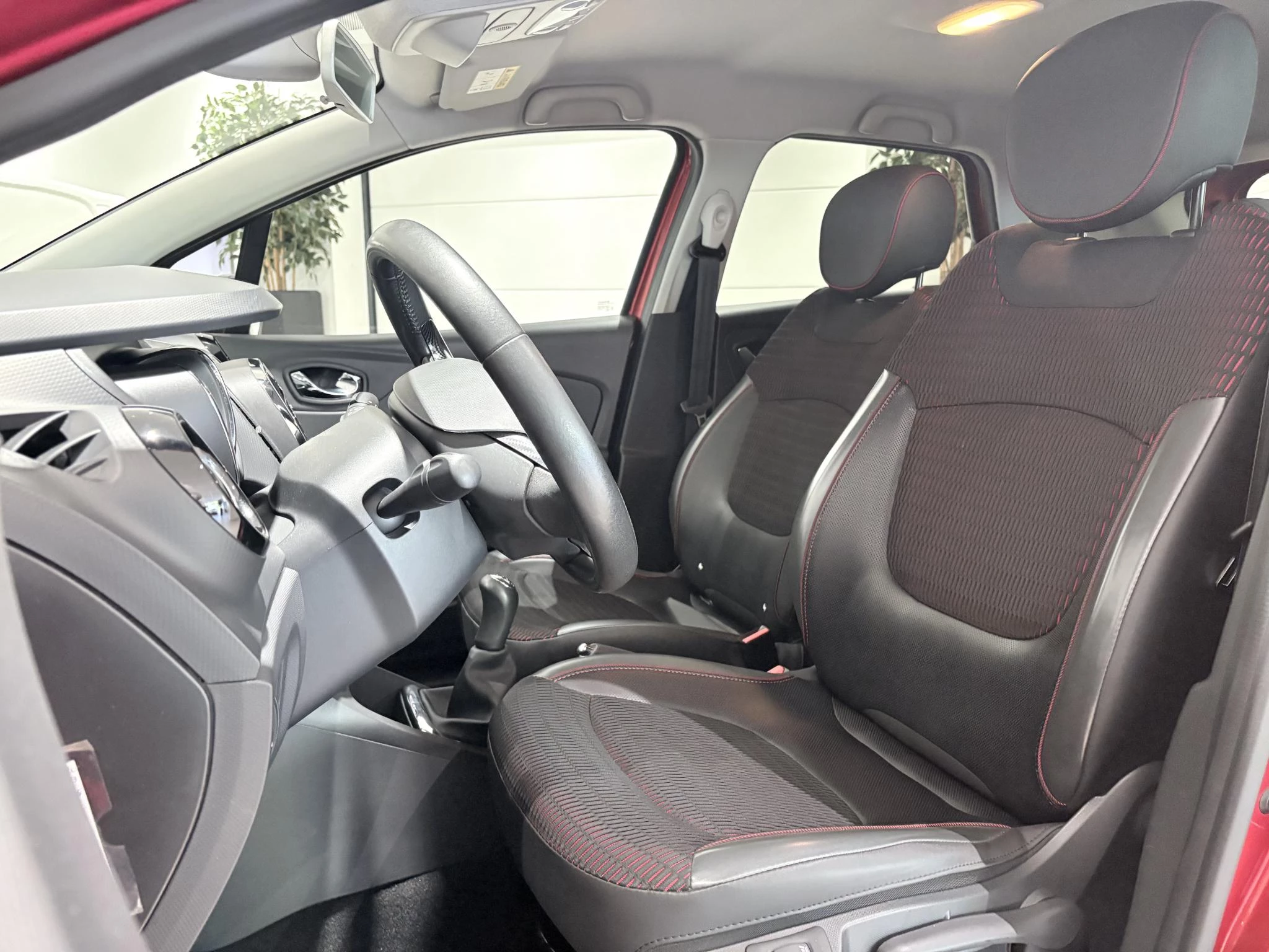 Renault-Captur-image-12
