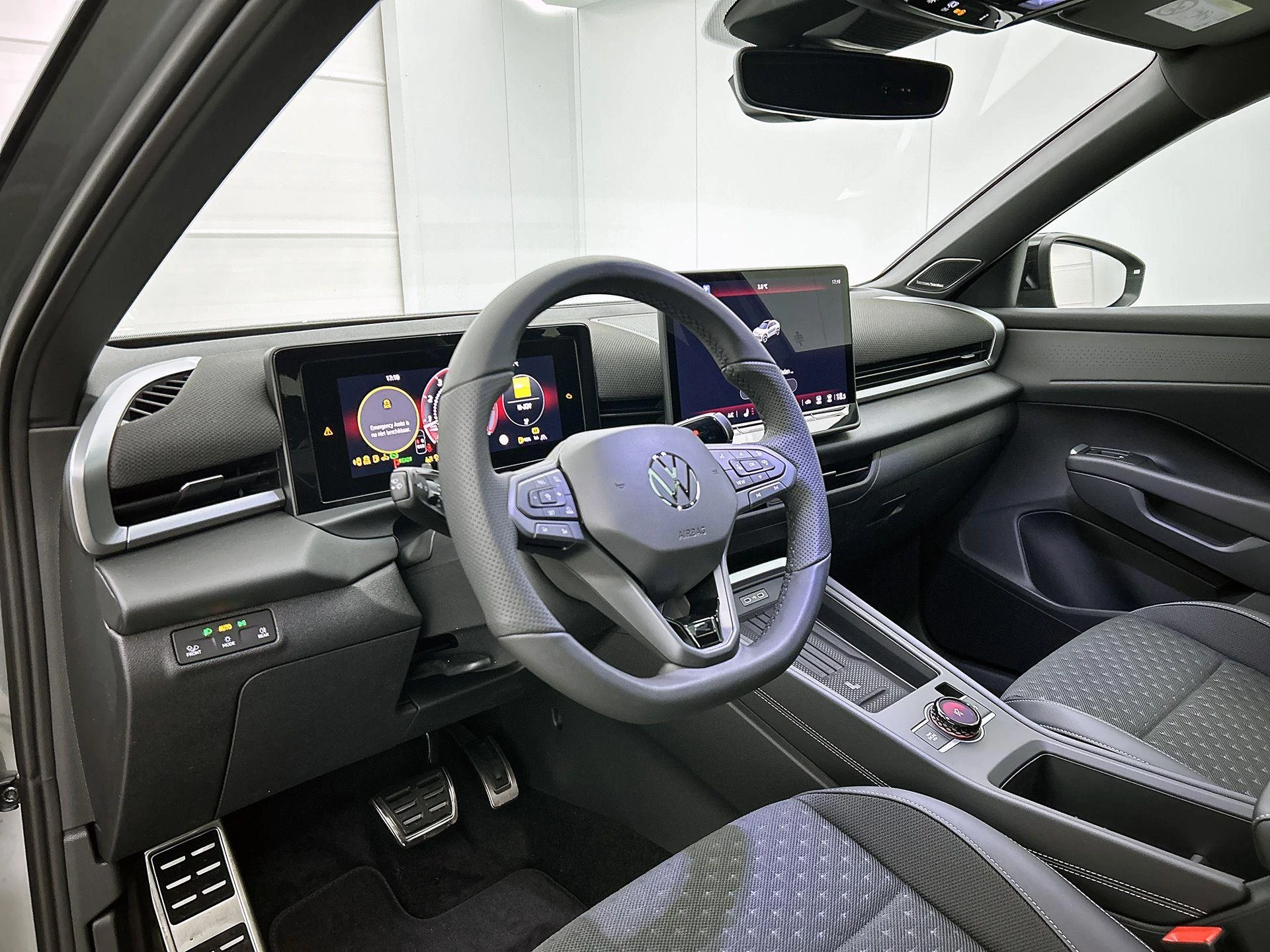 Volkswagen-T-Roc-image-19