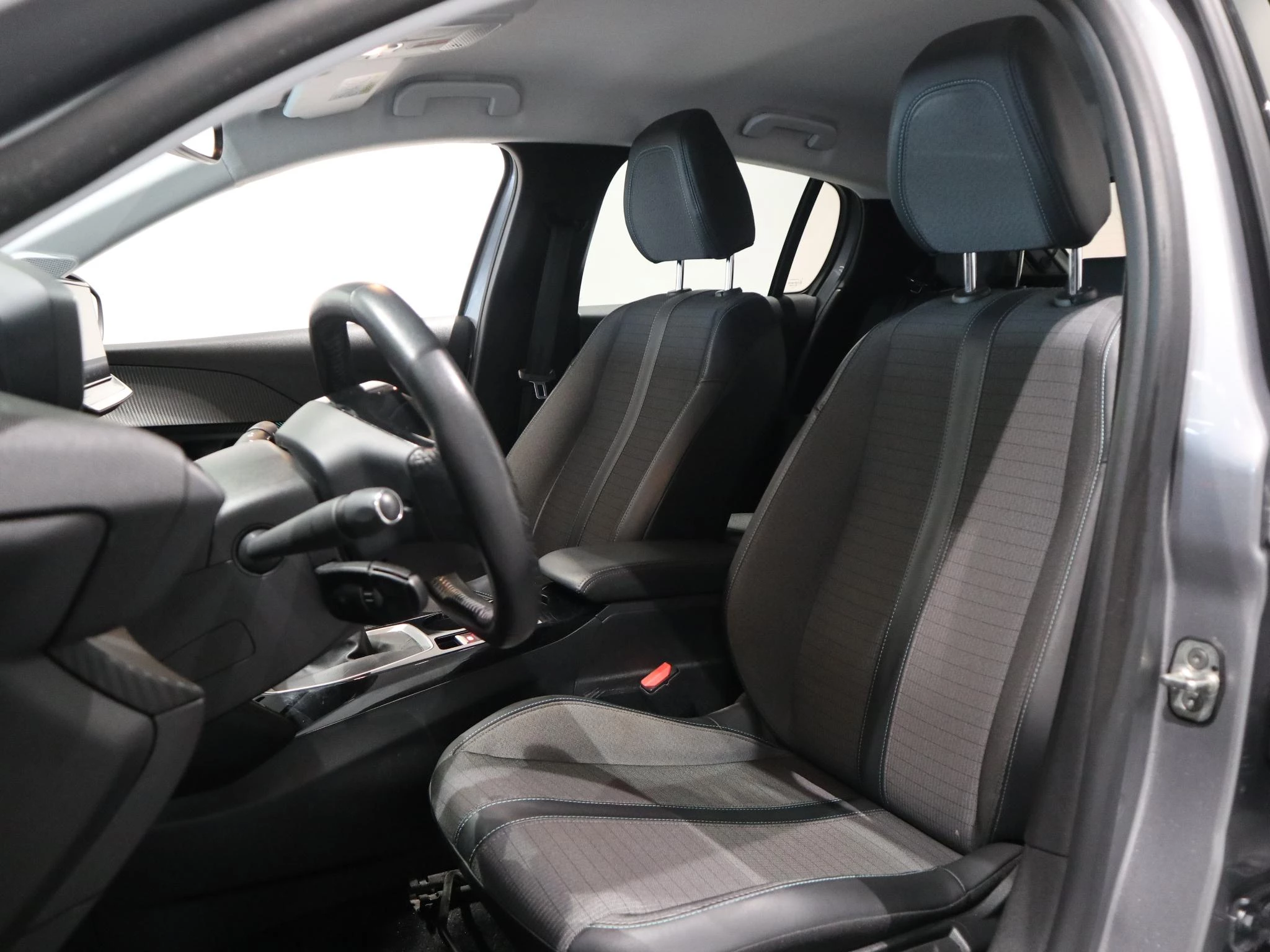 Peugeot-208-image-8