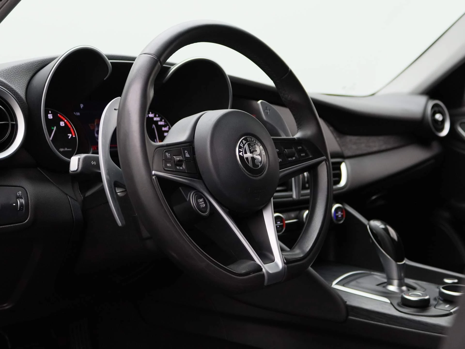 Alfa Romeo-Giulia-image-31