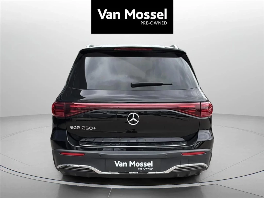 Mercedes-Benz-EQB-image-5
